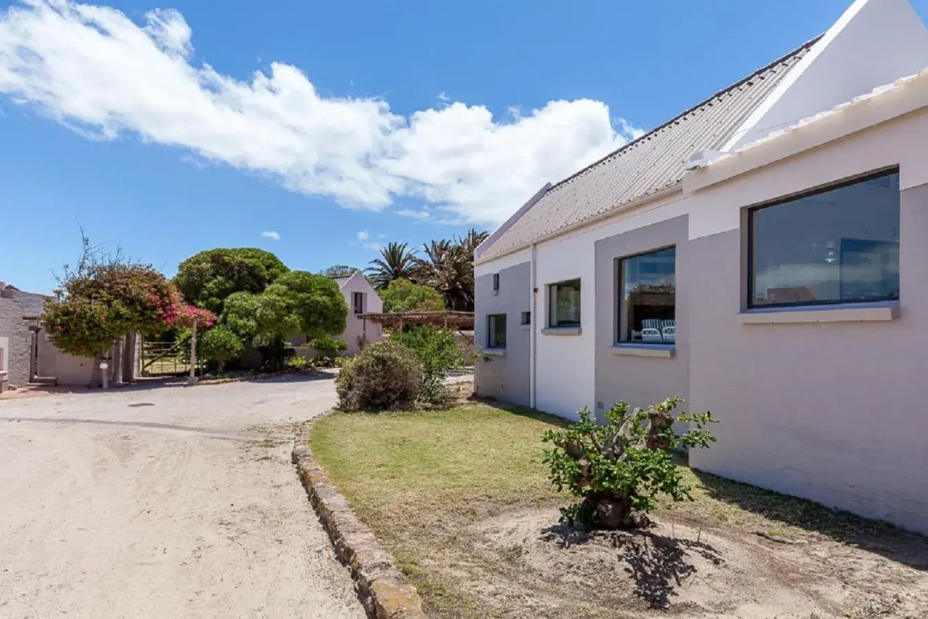 Property Building in Blue Bay Lodge