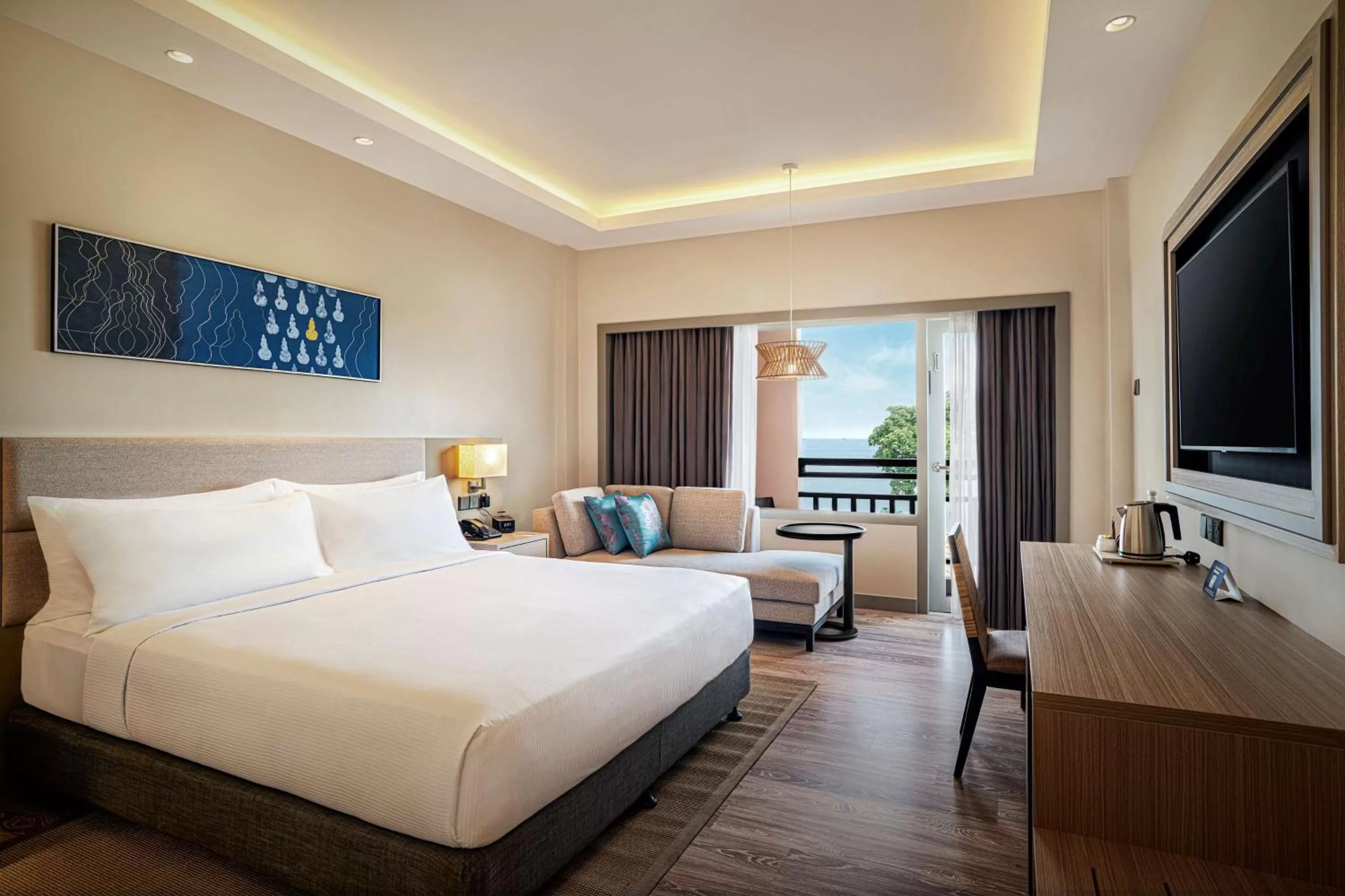 Bed in DoubleTree by Hilton Damai Laut