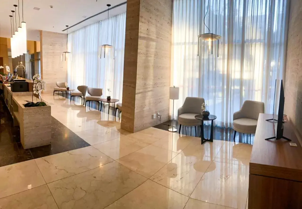 Lobby or reception, Seating Area in Ramada by Wyndham Brasilia Alvorada