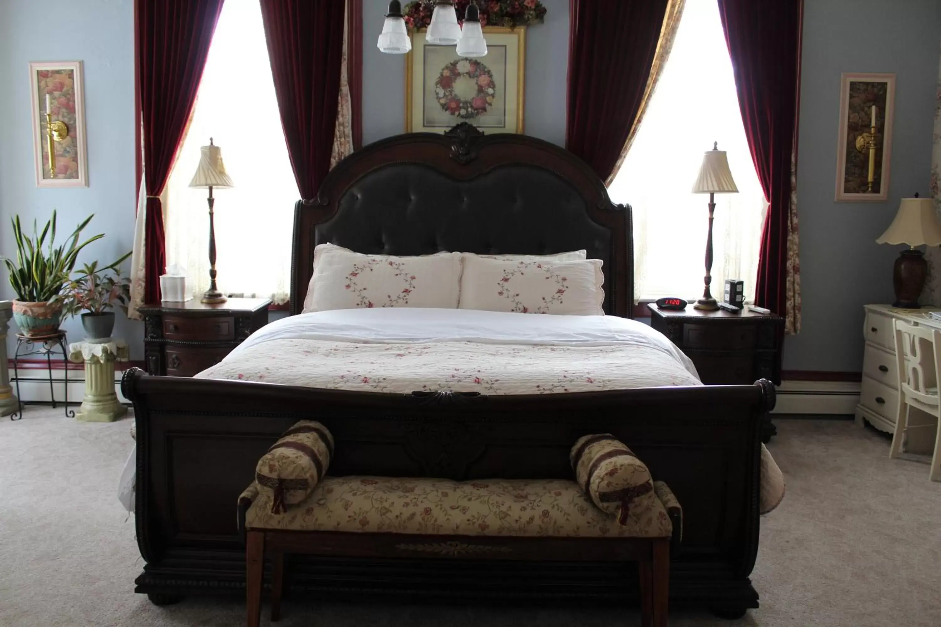 Bedroom, Bed in The Gridley Inn B&B