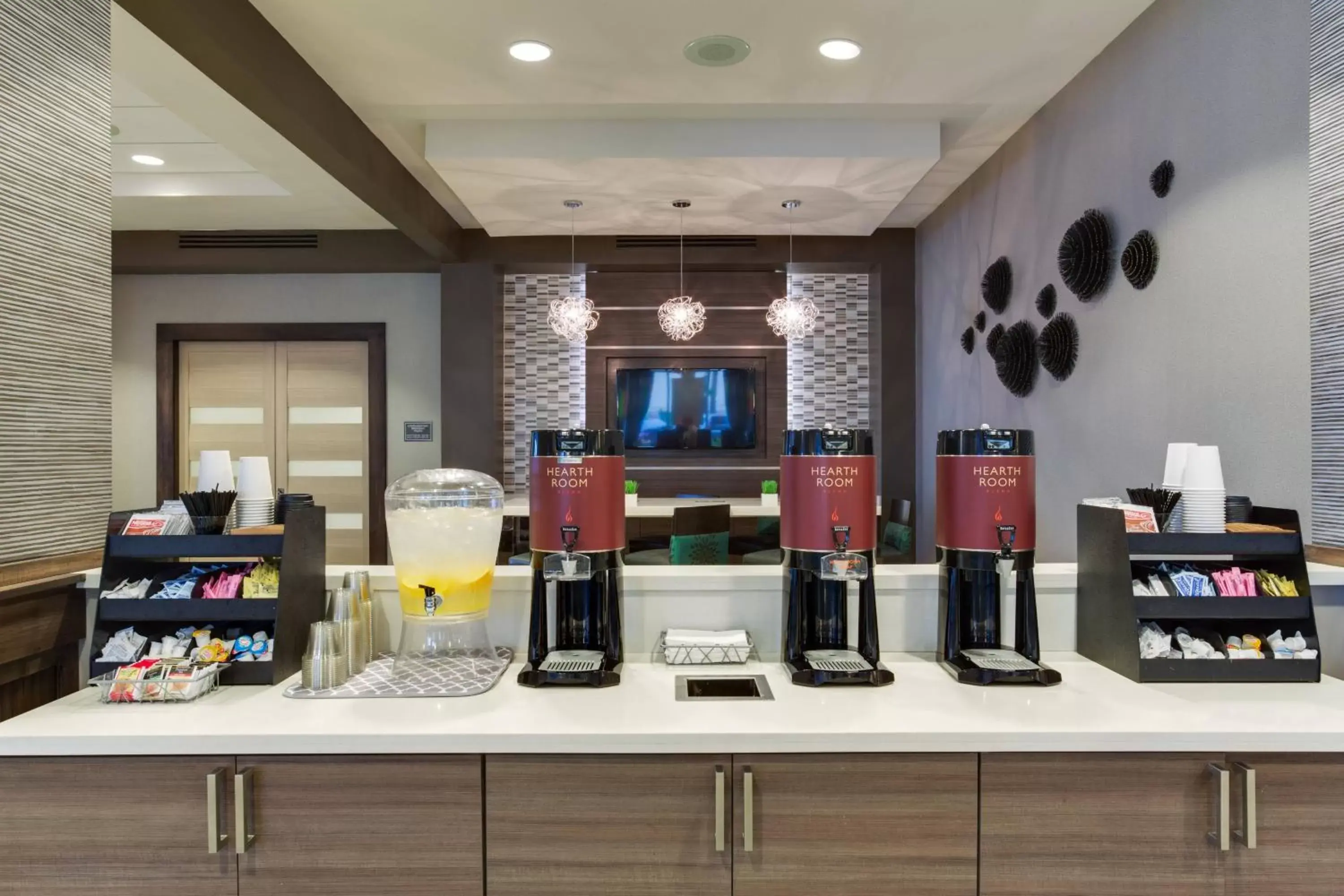 Coffee/tea facilities in Residence Inn by Marriott Daytona Beach Oceanfront