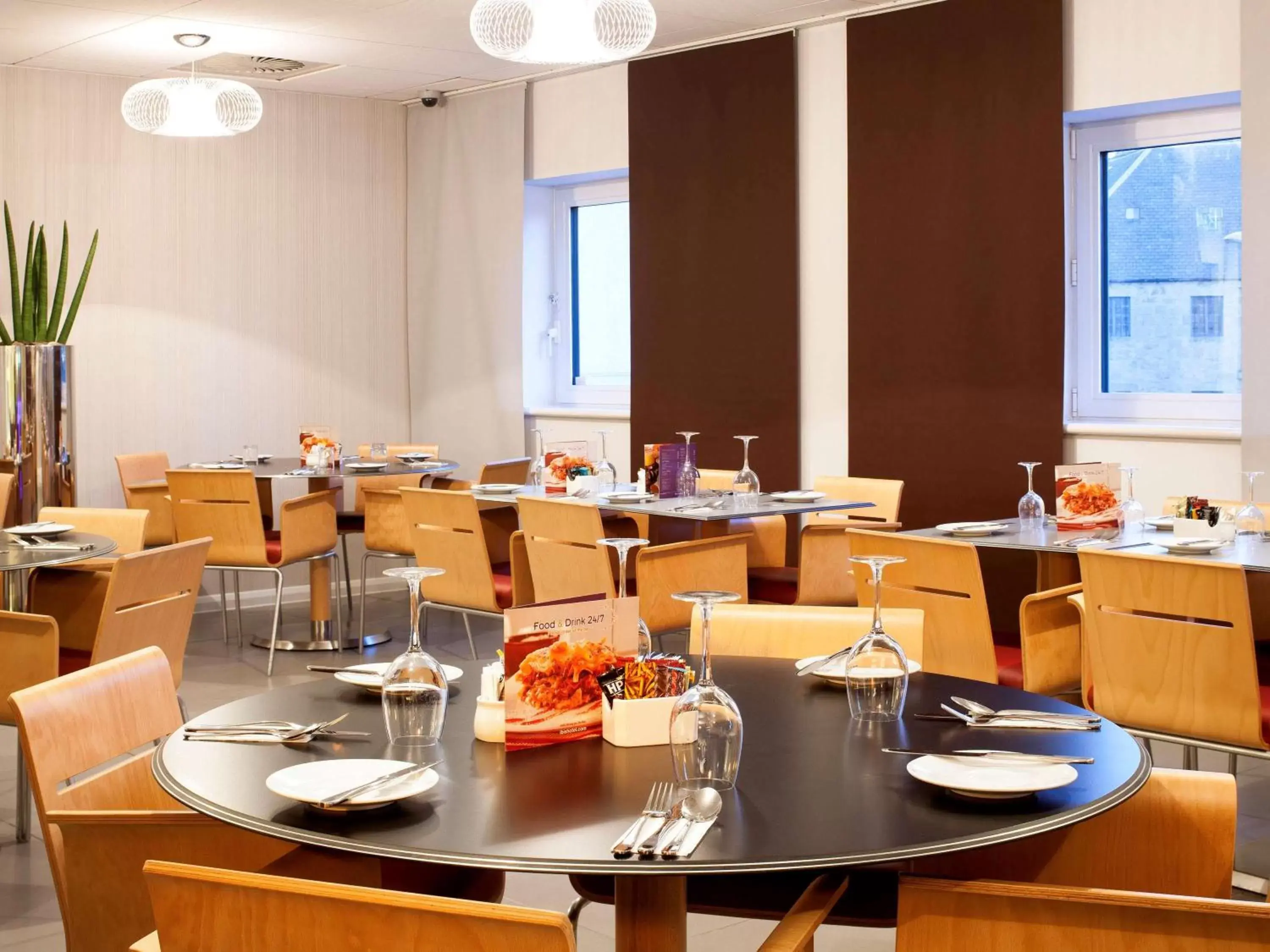 Restaurant/Places to Eat in ibis Aberdeen Centre – Quayside