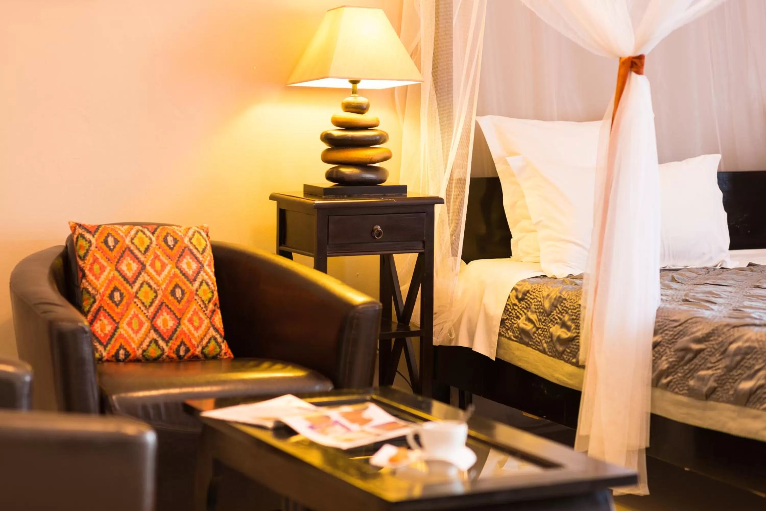 Living room, Bed in La Résidence