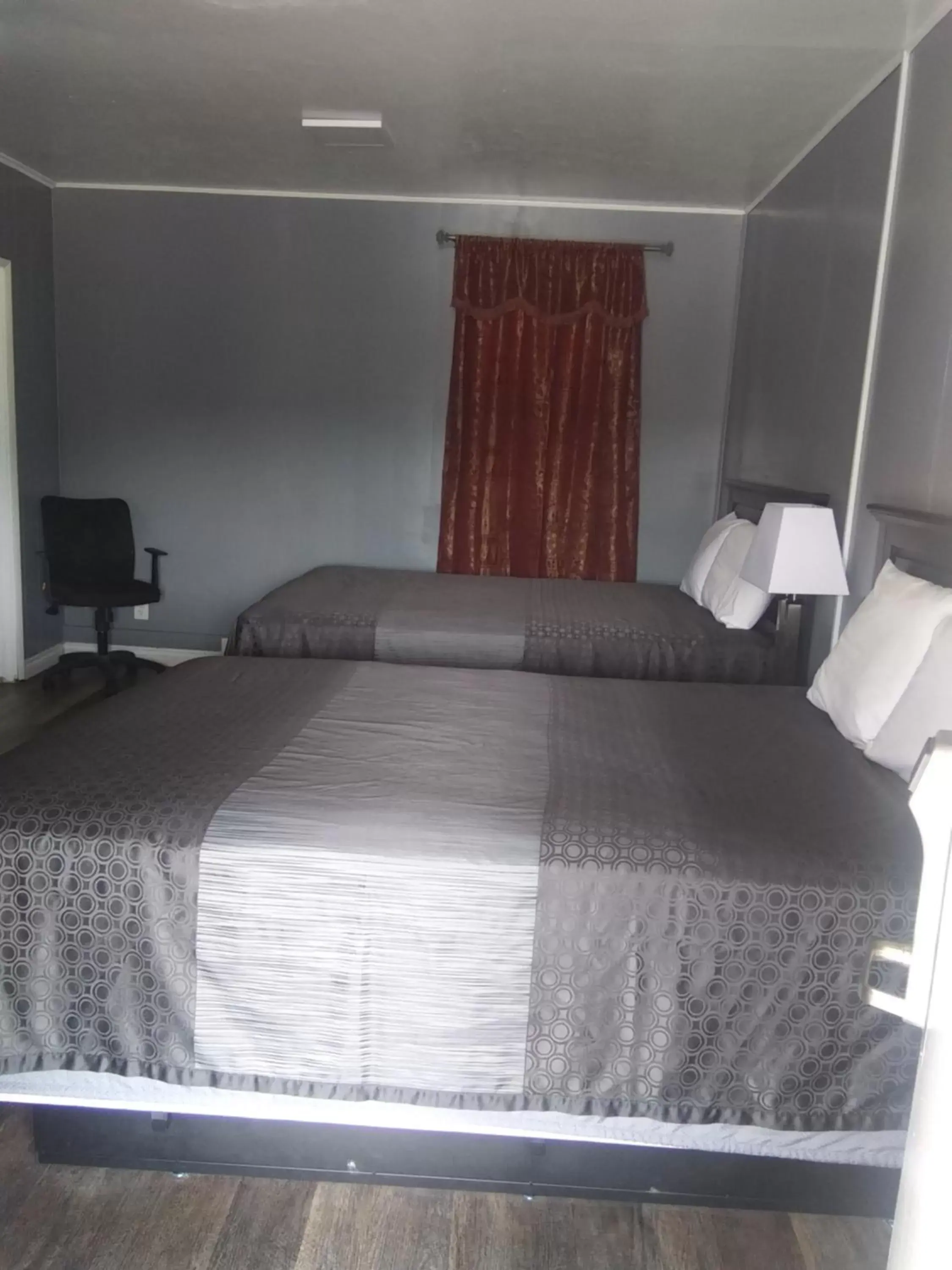 Bed in Modoc Inn Bed in Modoc Inn