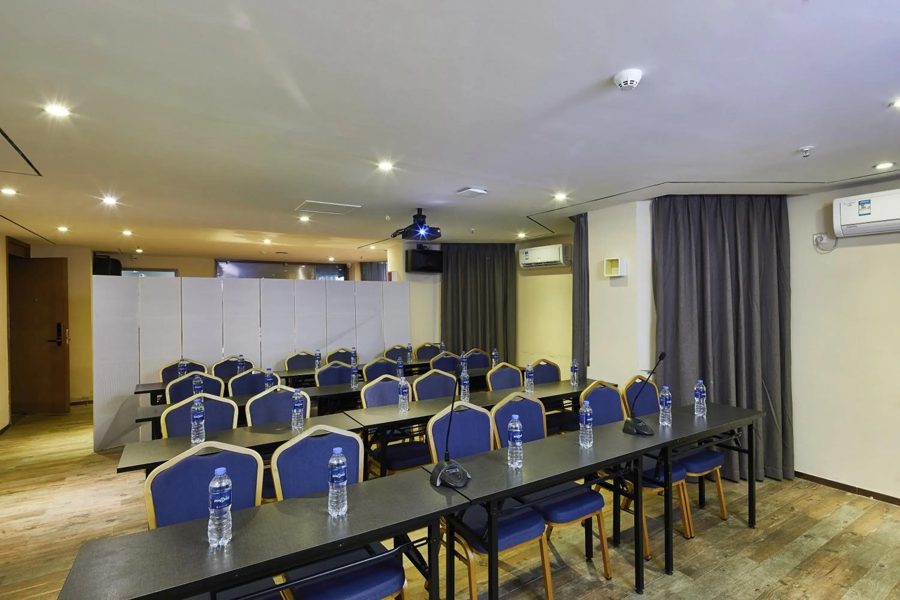 Area and facilities in INSAIL Hotel (Shenzhen Dongmen Branch)