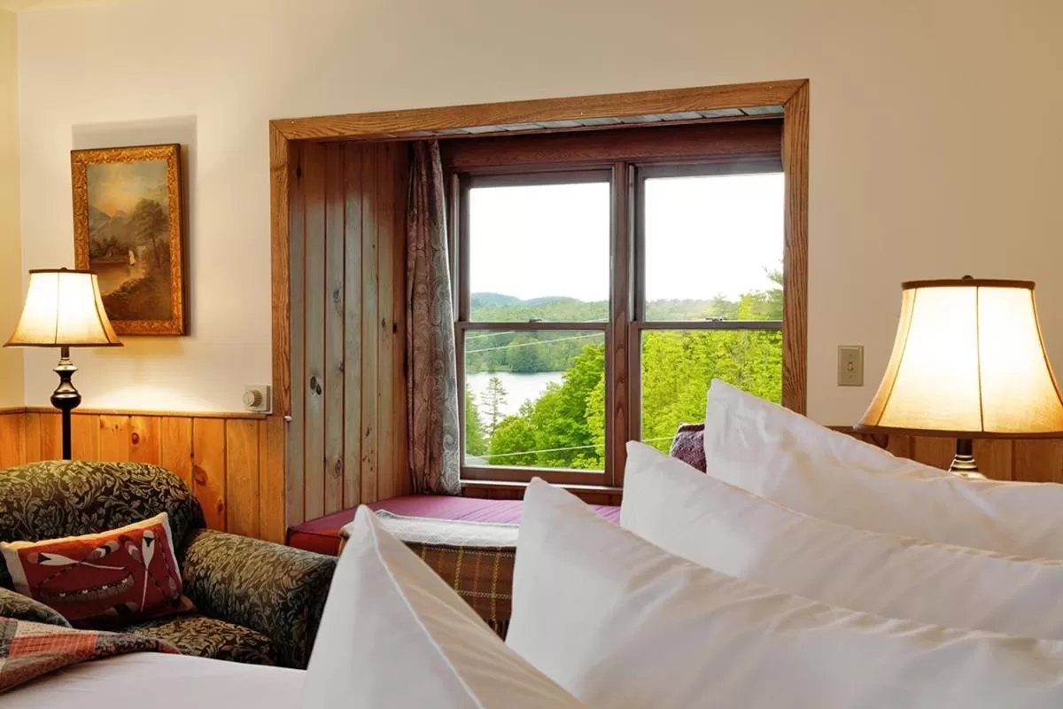 Lake view in Friends Lake Inn