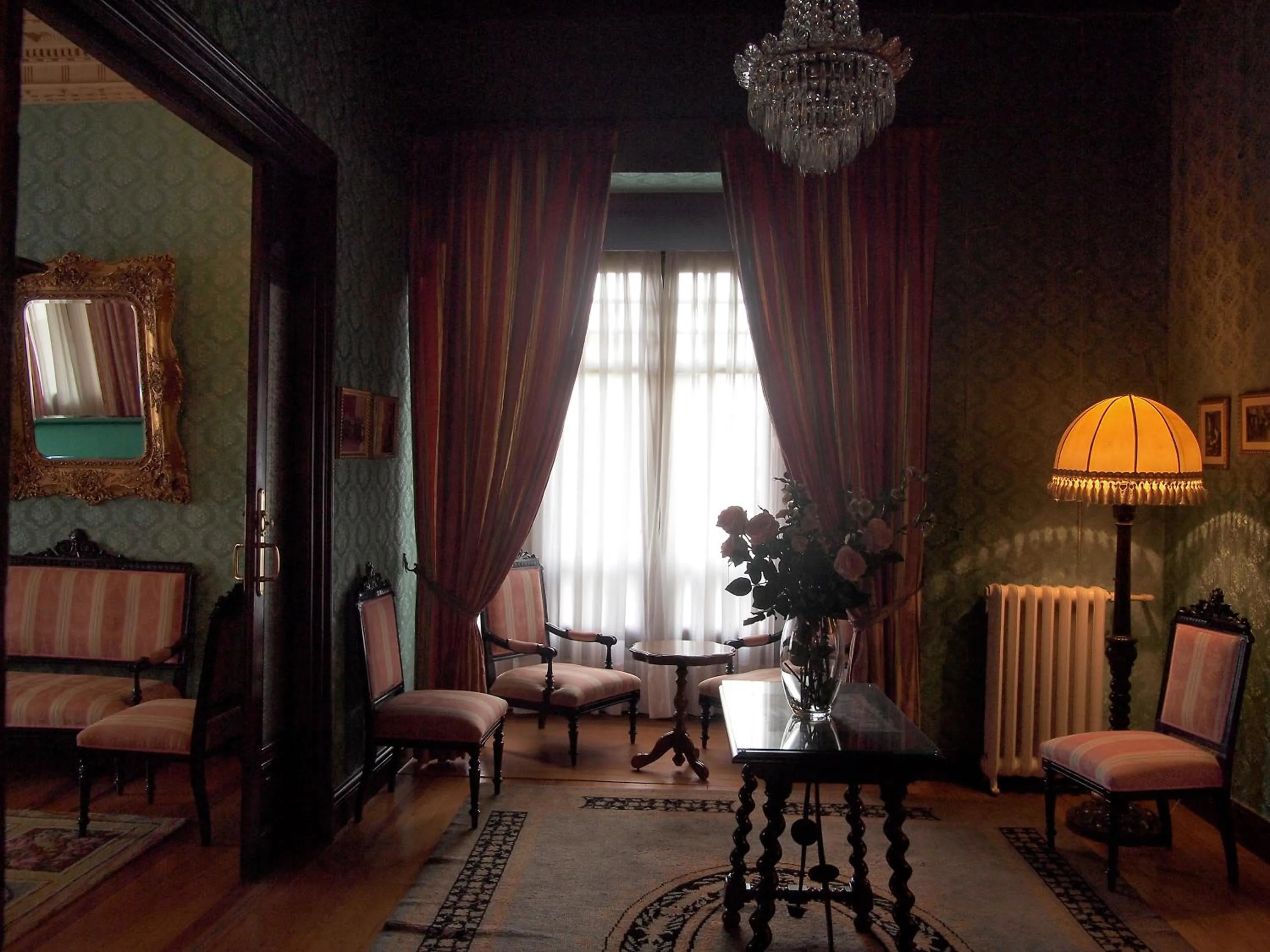 Communal lounge/ TV room in Palacio Arias