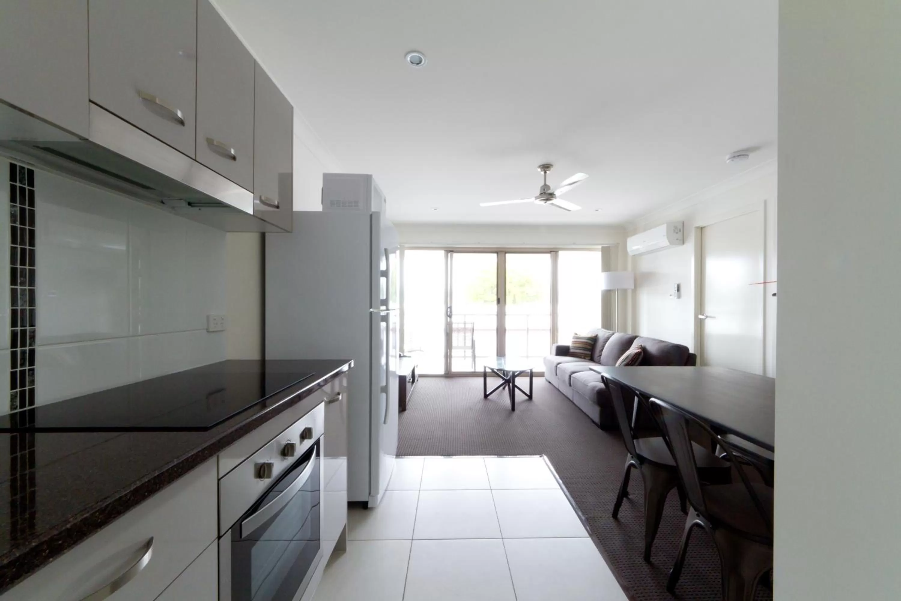 Kitchen or kitchenette in Rockhampton Serviced Apartments
