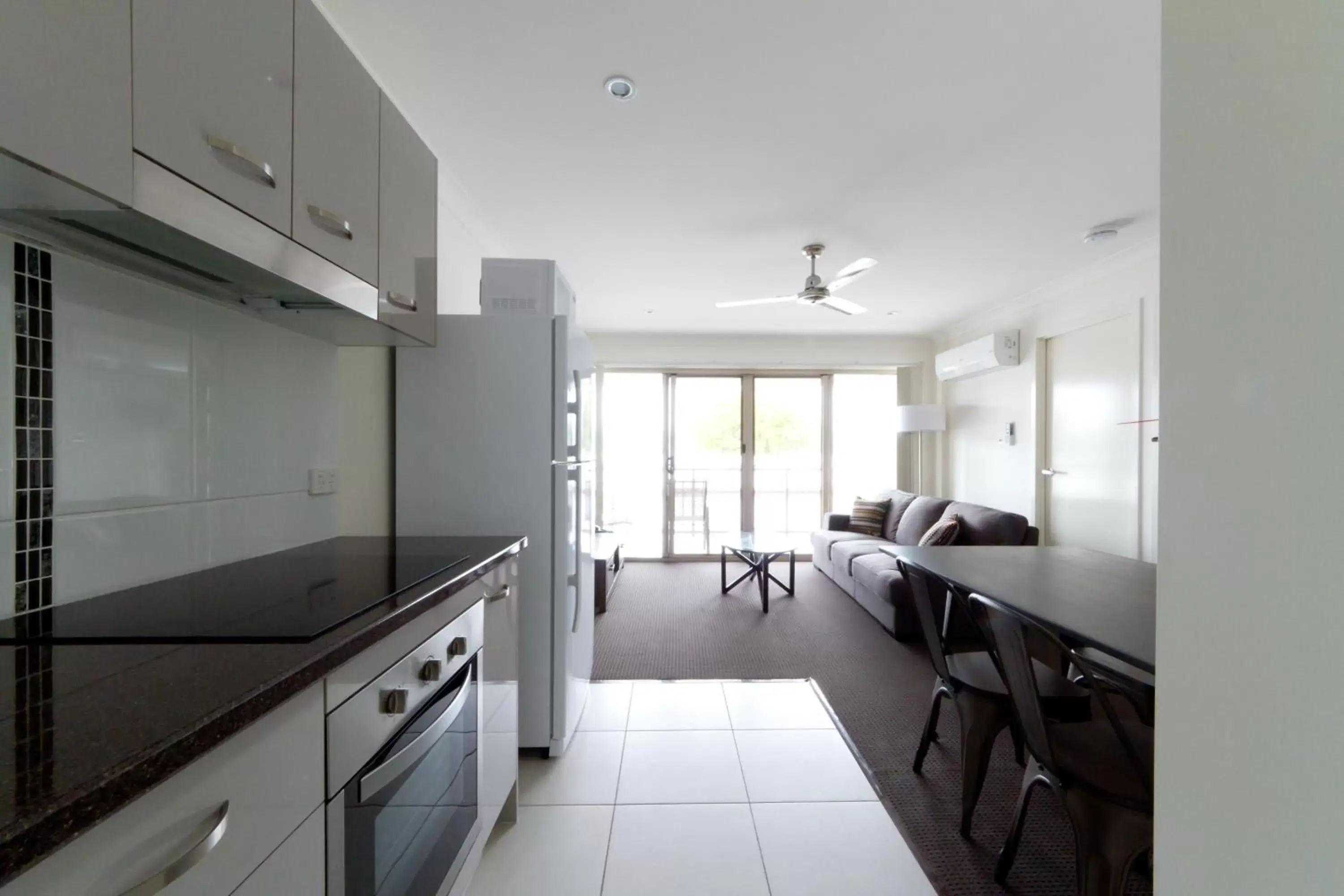 Kitchen or kitchenette, Kitchen/Kitchenette in Rockhampton Serviced Apartments