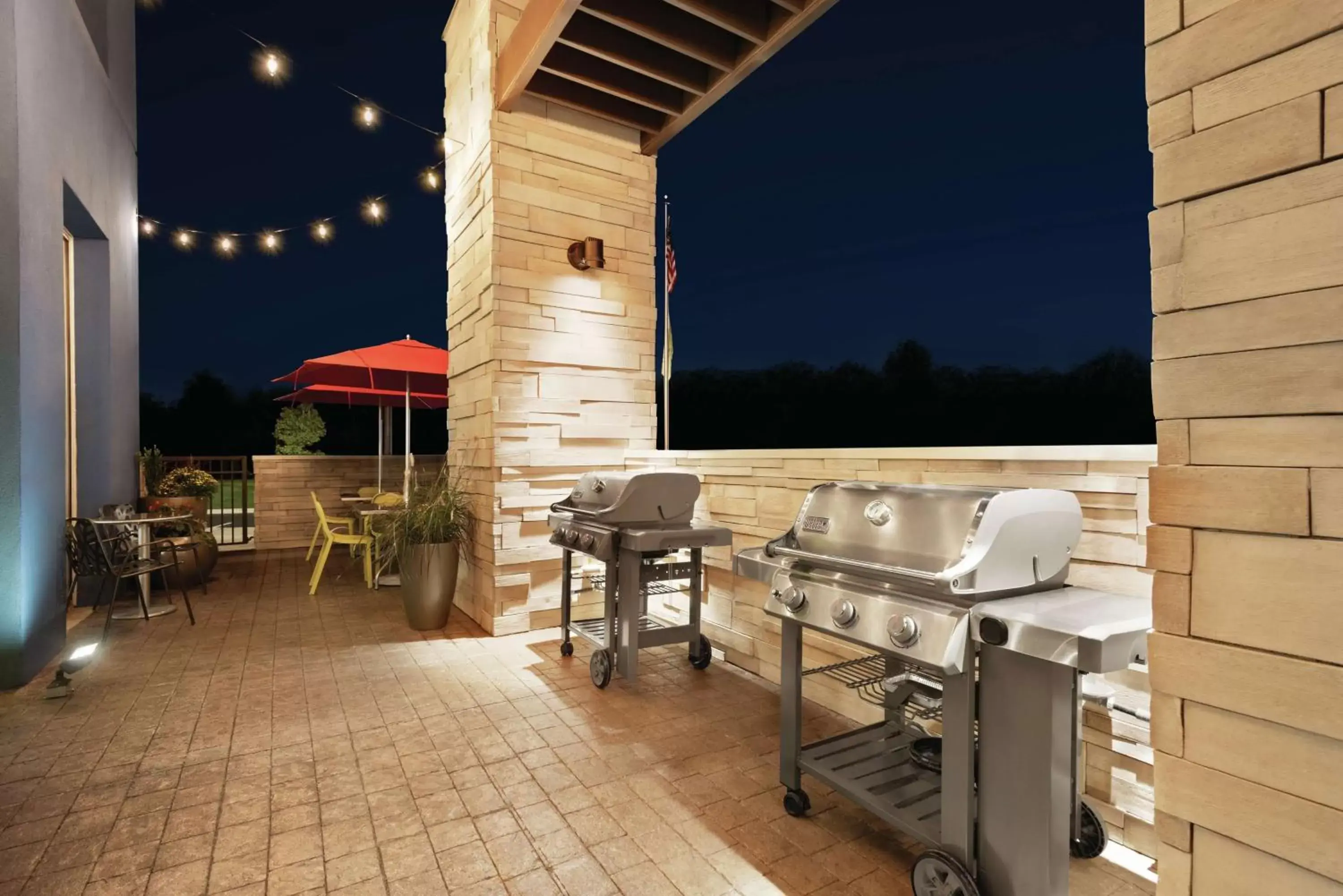 Patio, BBQ Facilities in Home2 Suites By Hilton Columbia Harbison
