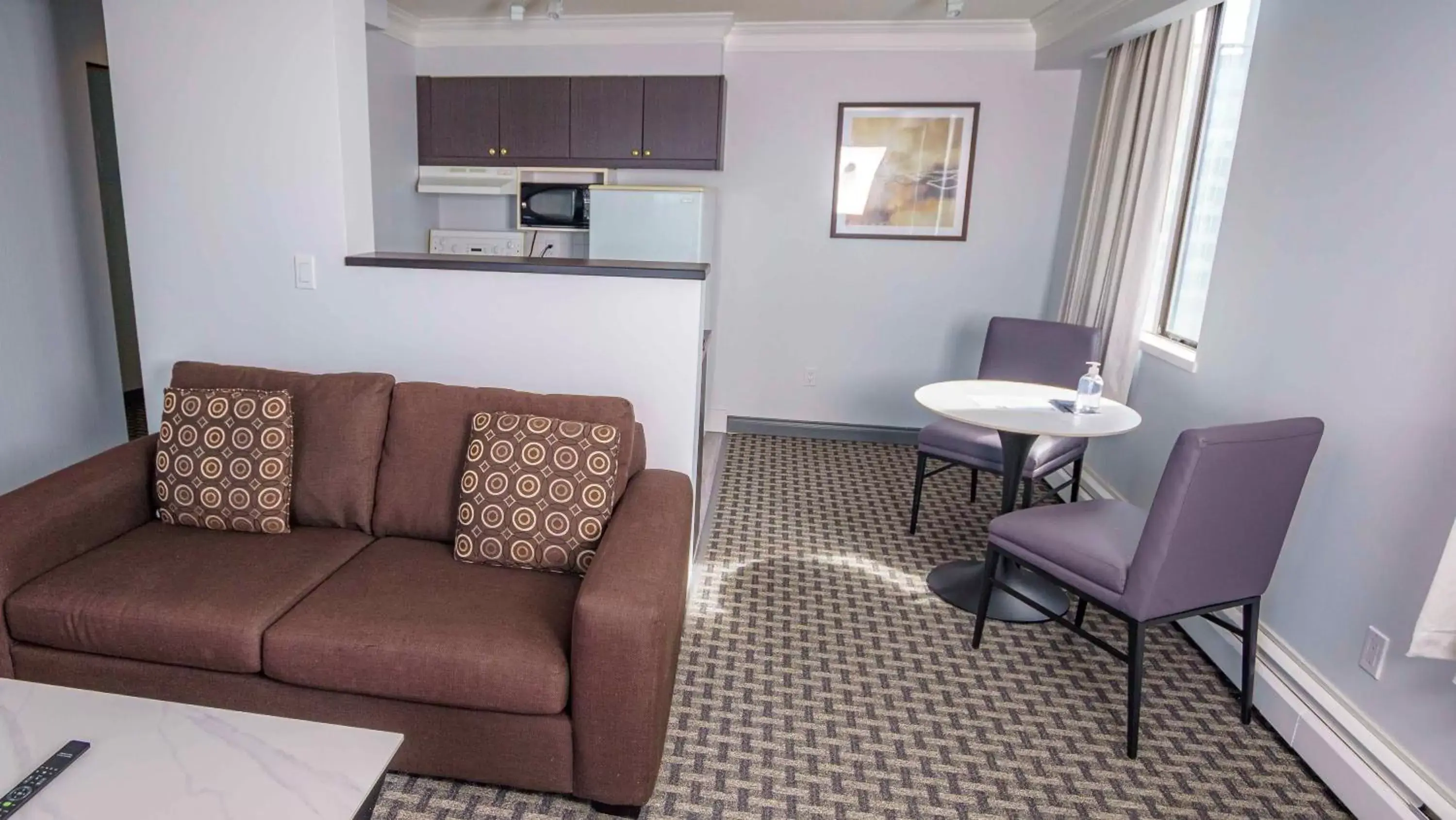 Living room, Seating Area in Century Plaza Hotel