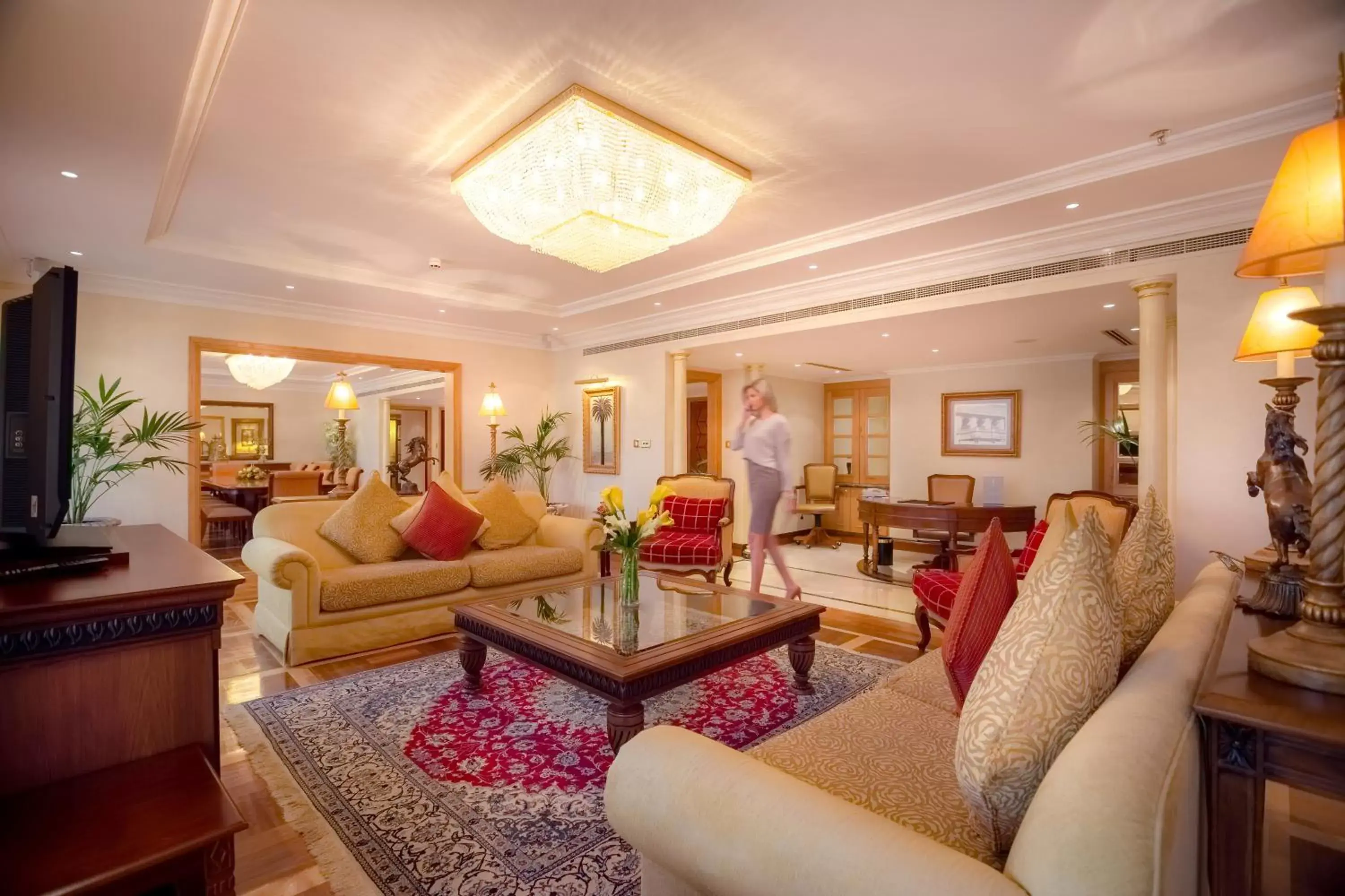 Living room, Seating Area in Corniche Hotel Abu Dhabi