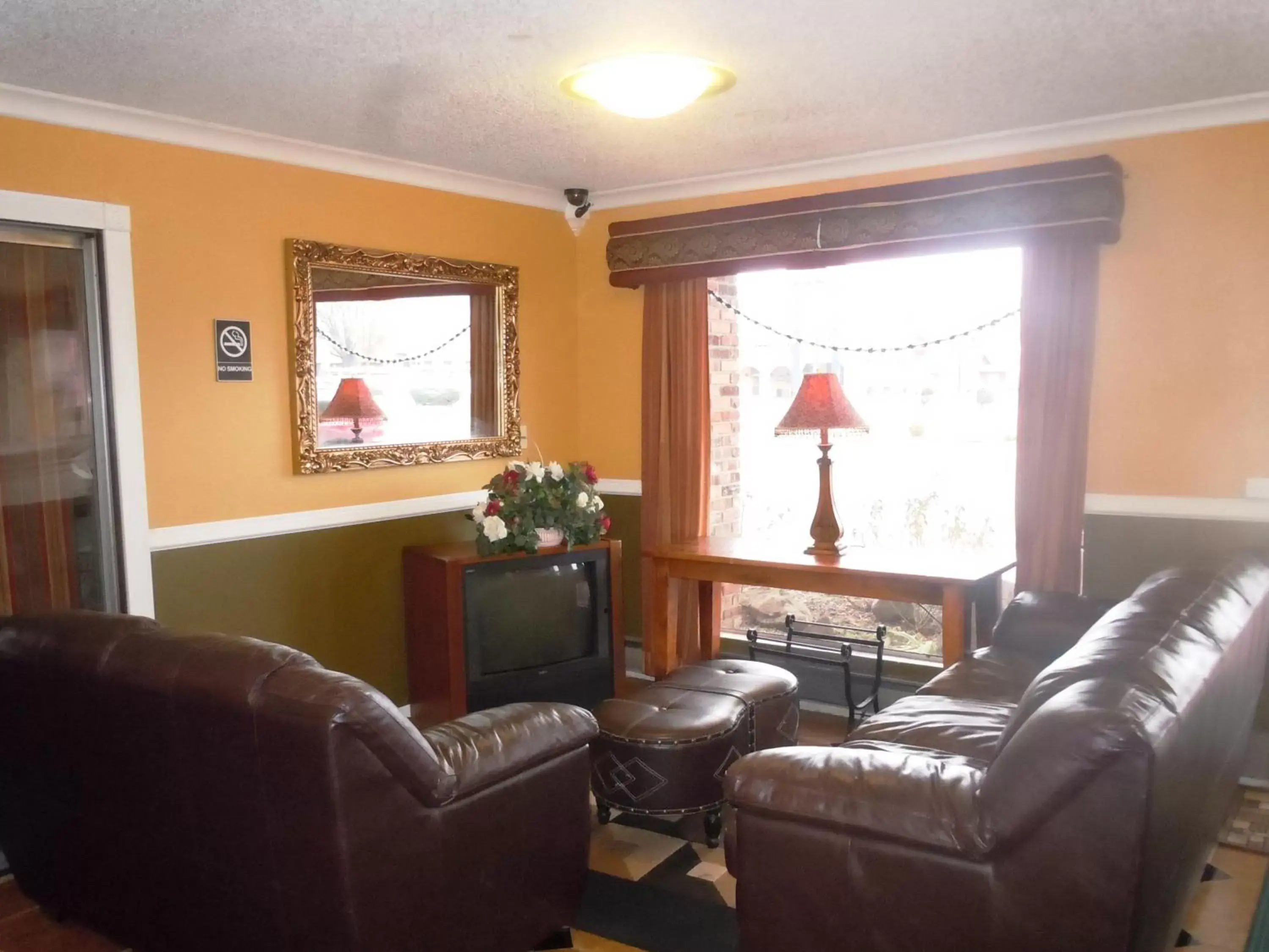 Lobby or reception, Seating Area in Red Lion Inn & Suites Yakima