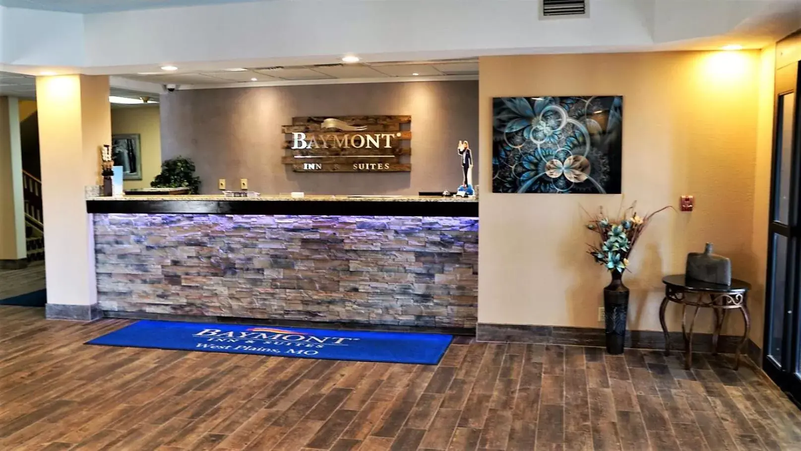 Lobby or reception in Baymont by Wyndham West Plains