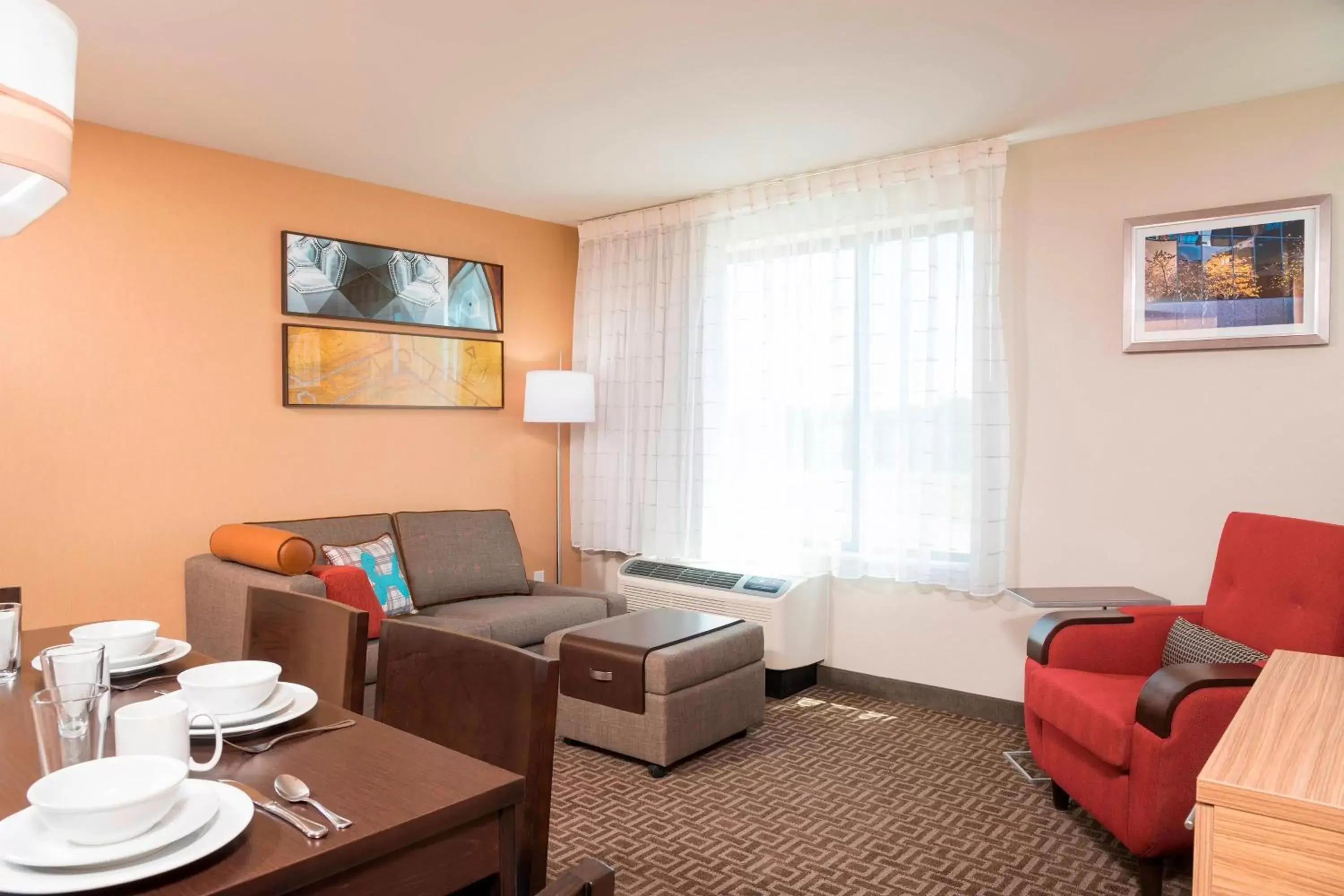 Bedroom, Seating Area in TownePlace Suites by Marriott Ontario-Mansfield