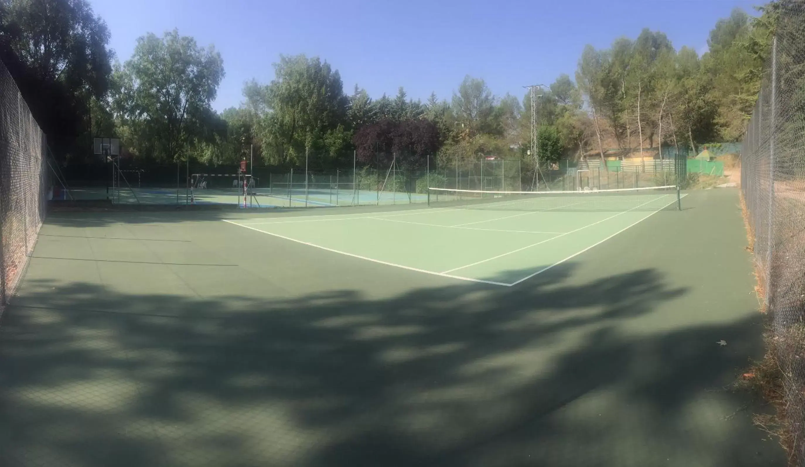 Tennis court, Tennis/Squash in Hotel Resort Cueva del Fraile