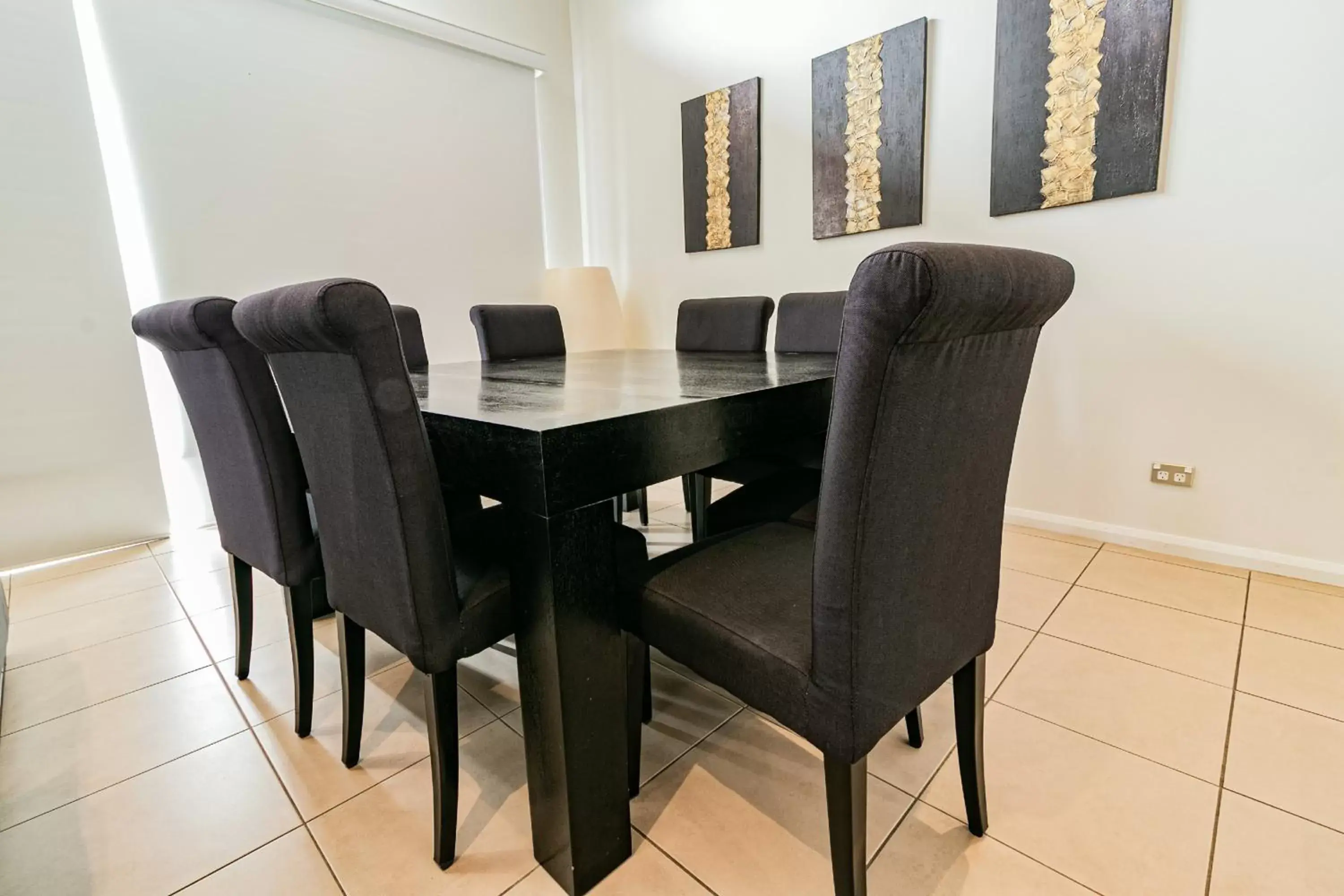 Dining Area in Absolute Beachfront Opal Cove Resort