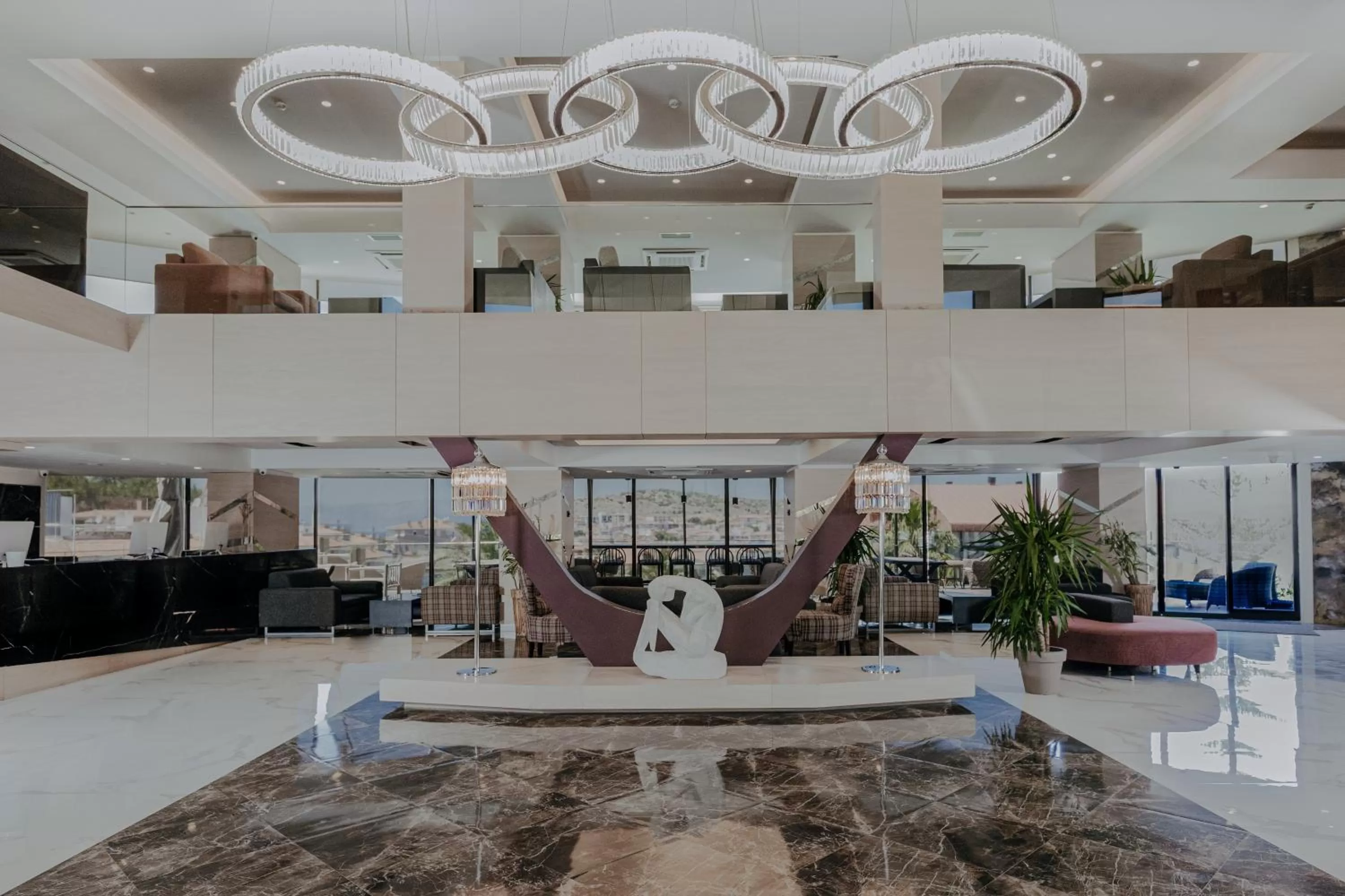 Lobby or reception in Pırıl Hotel Thermal&Beauty SPA