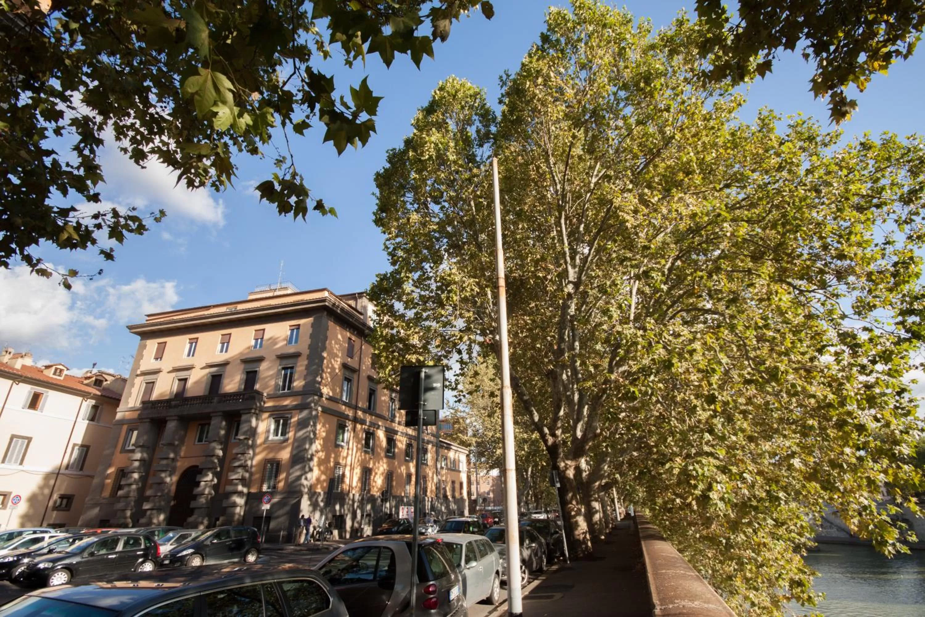 Facade/entrance in Rome River Inn