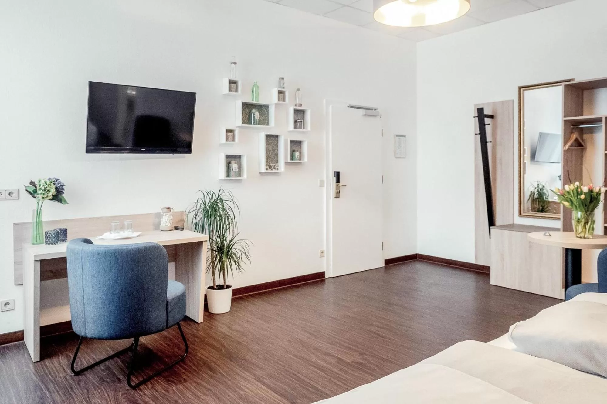 Photo of the whole room, Bed in Pallas Hotel