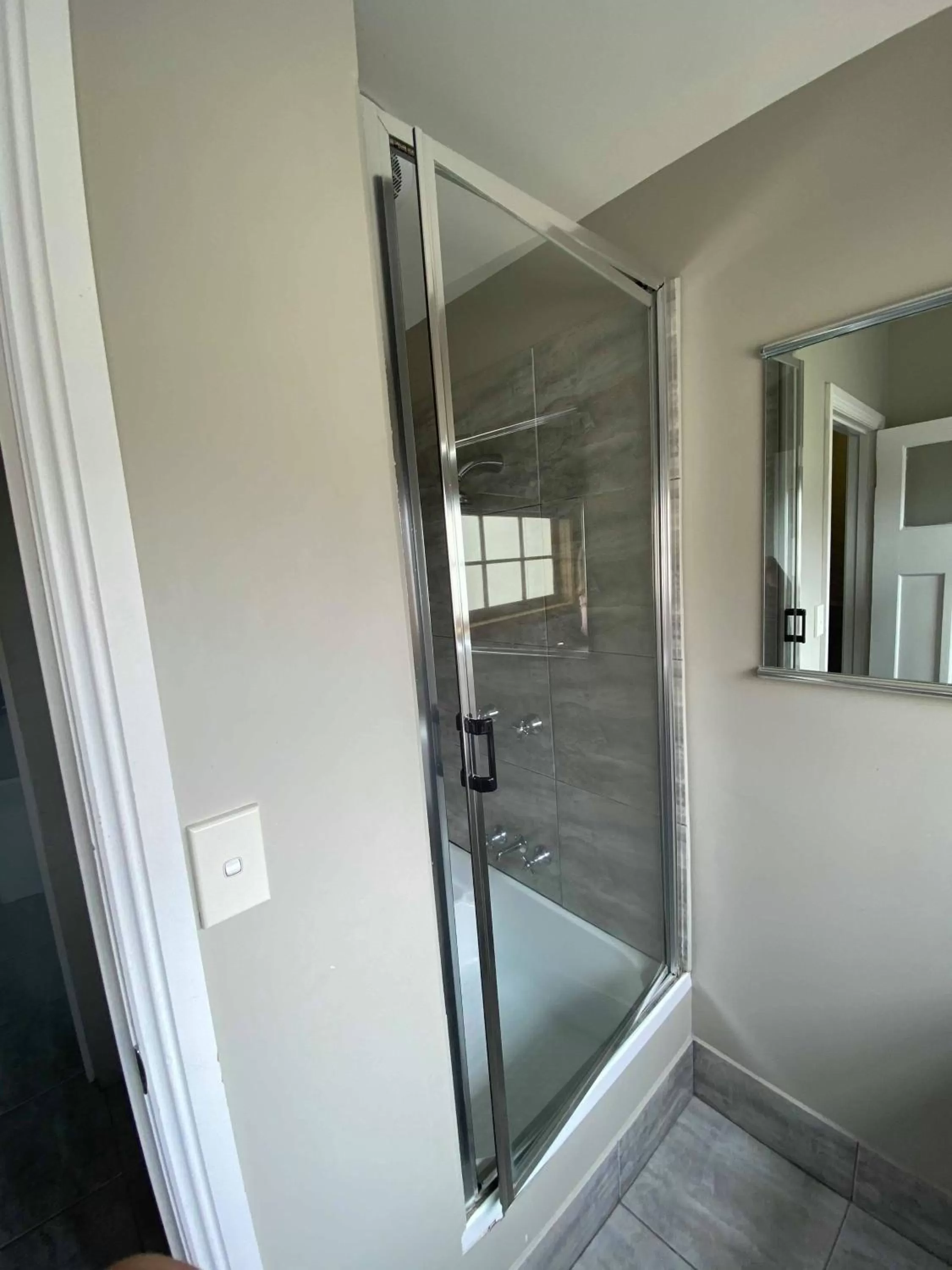 Bathroom in Edinburgh Gallery Bed & Breakfast