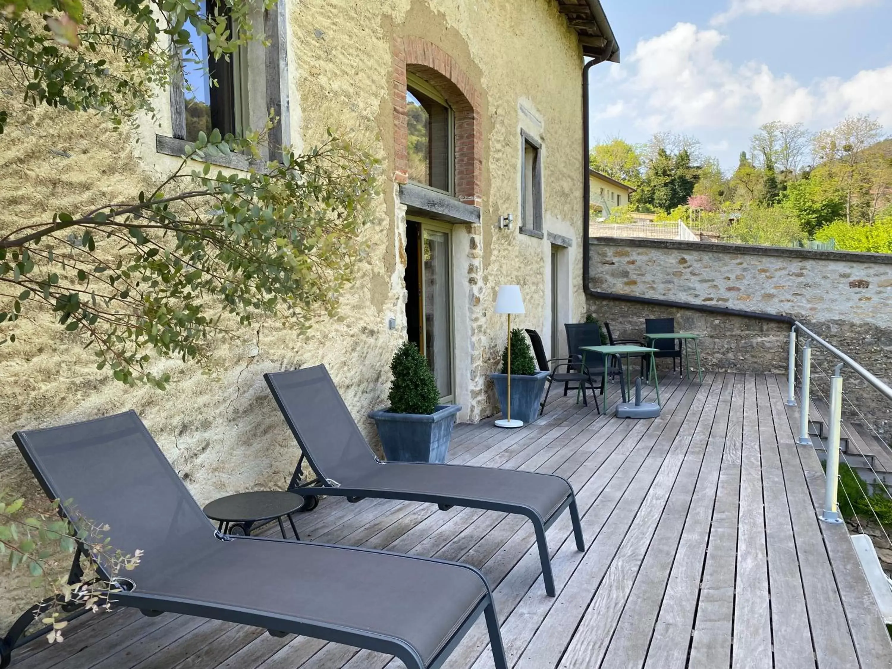 Balcony/Terrace in Clos de Mont July, architecture XVIIIe au cœur de la nature