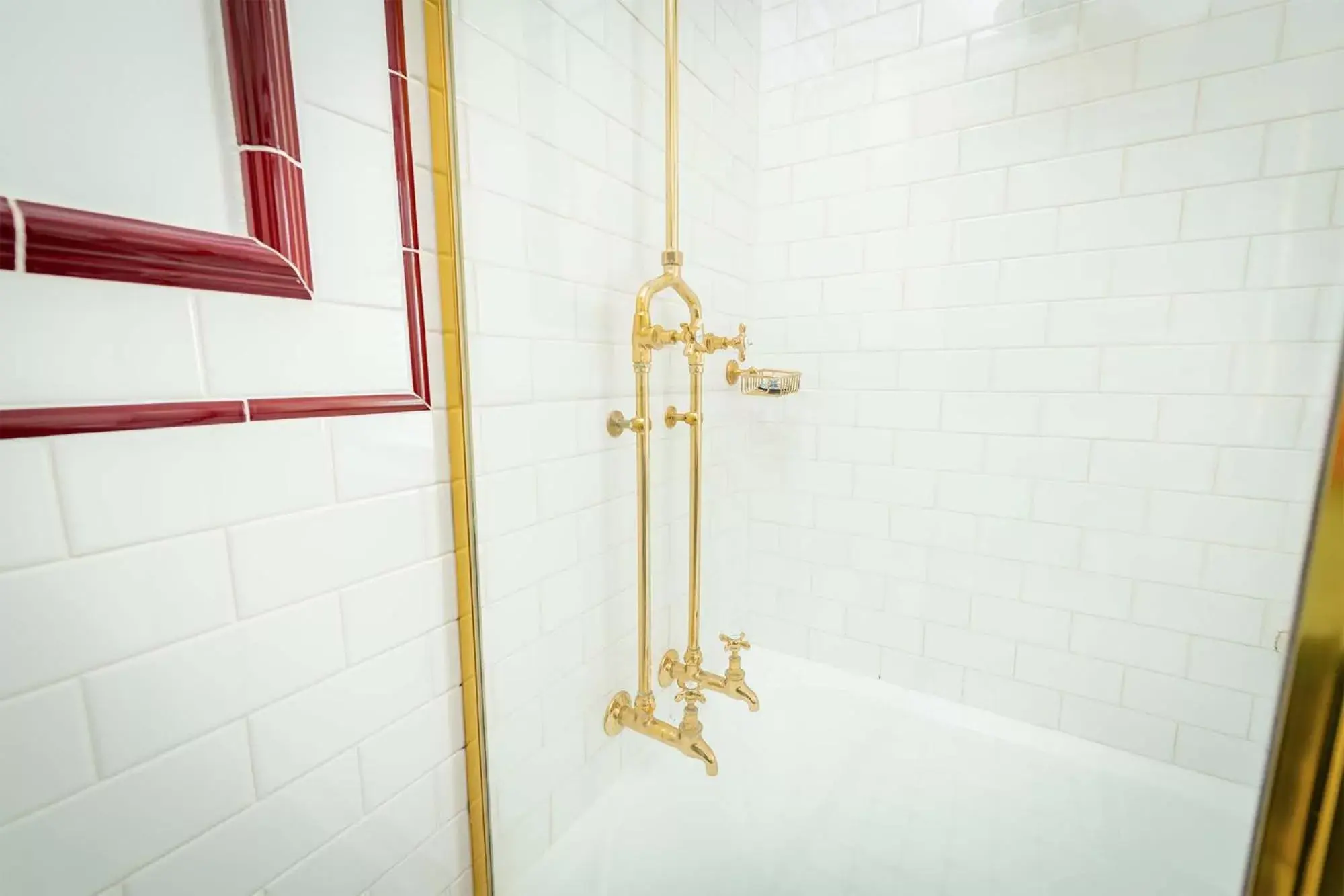 Bathroom in Cobb & Co Court Boutique Hotel