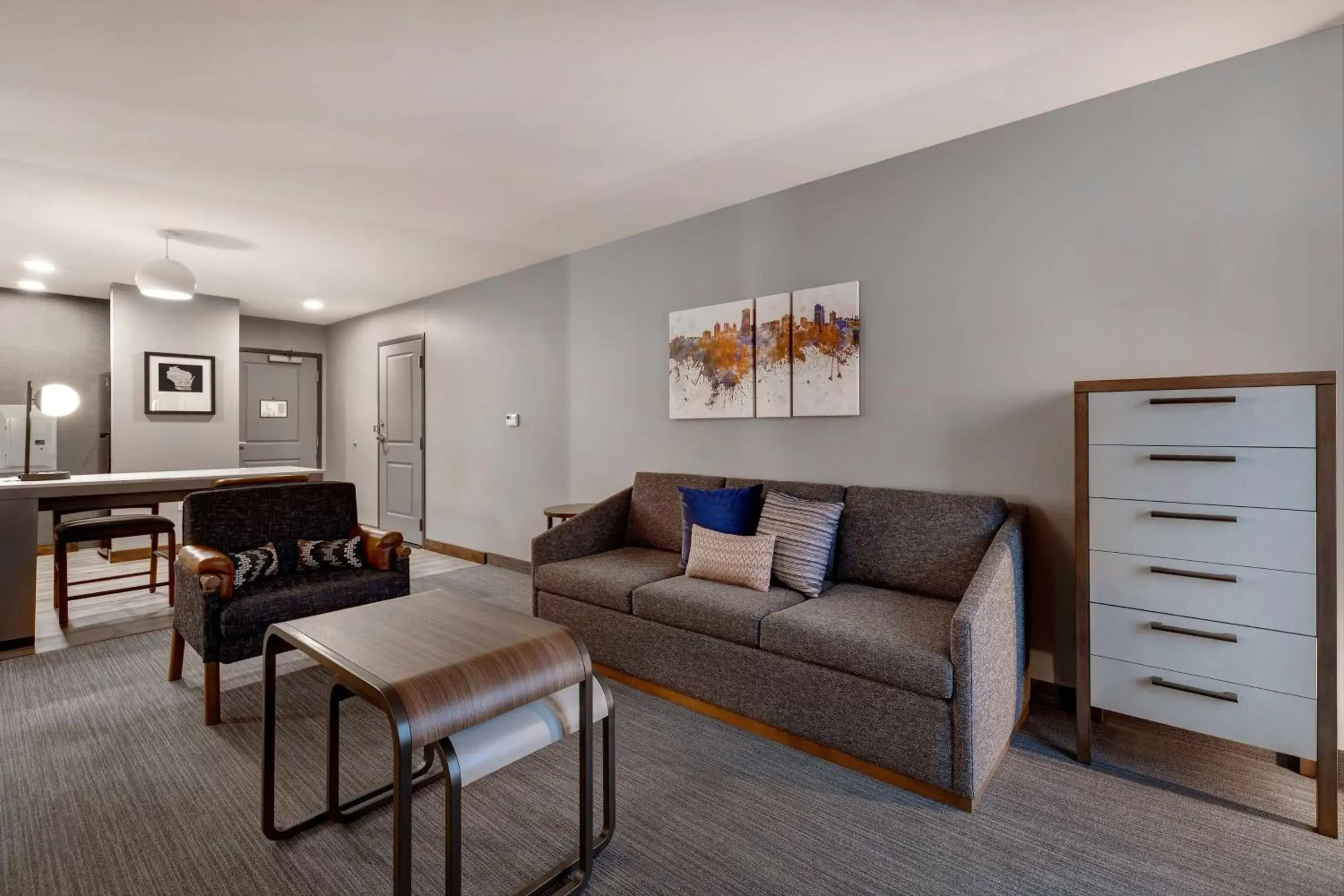Living room, Seating Area in Homewood Suites By Hilton Oak Creek Milwaukee