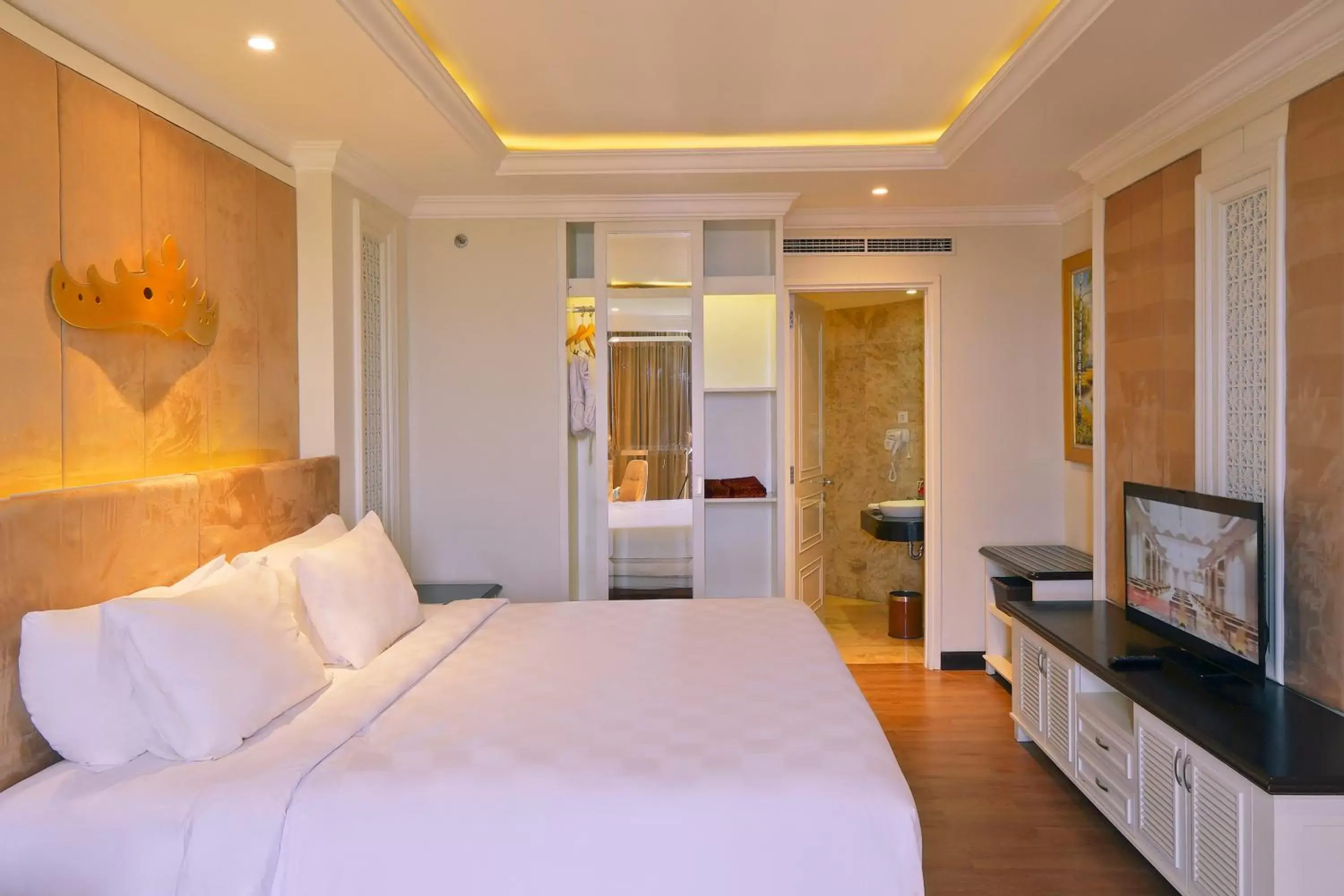 Bedroom, Bed in Swiss-Belhotel Lampung