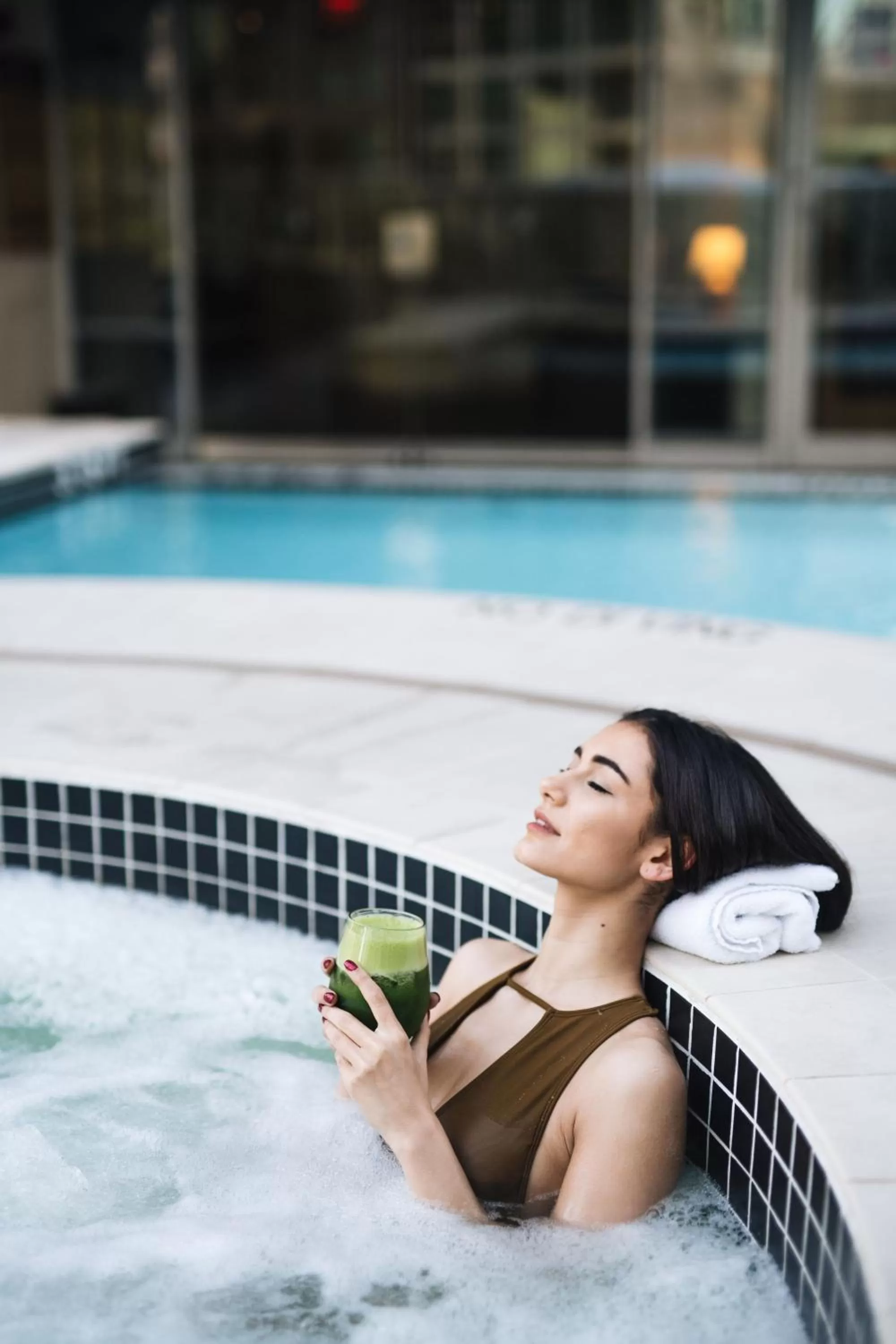 Swimming pool in Shangri-La Vancouver