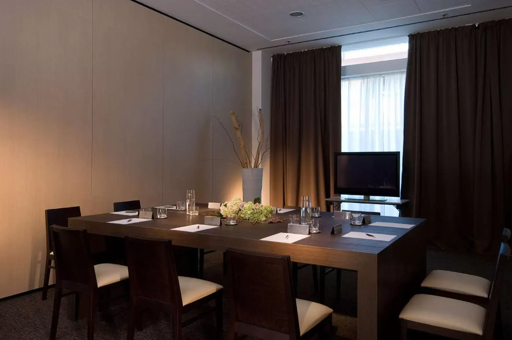 Meeting/conference room, Dining Area in DoubleTree By Hilton Milan