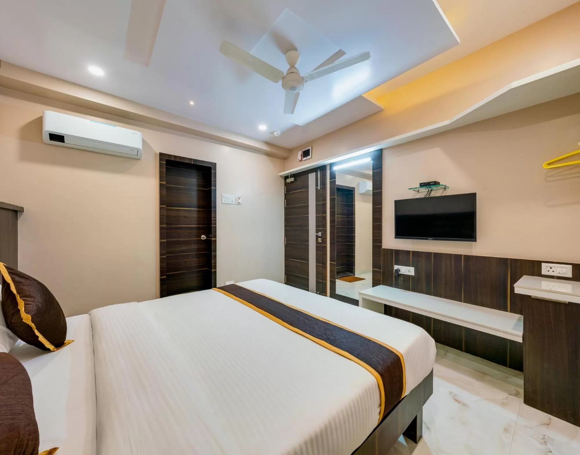 View (from property/room), Bed in Hotel Aatithya Satkar Near Mahalaxmi Temple
