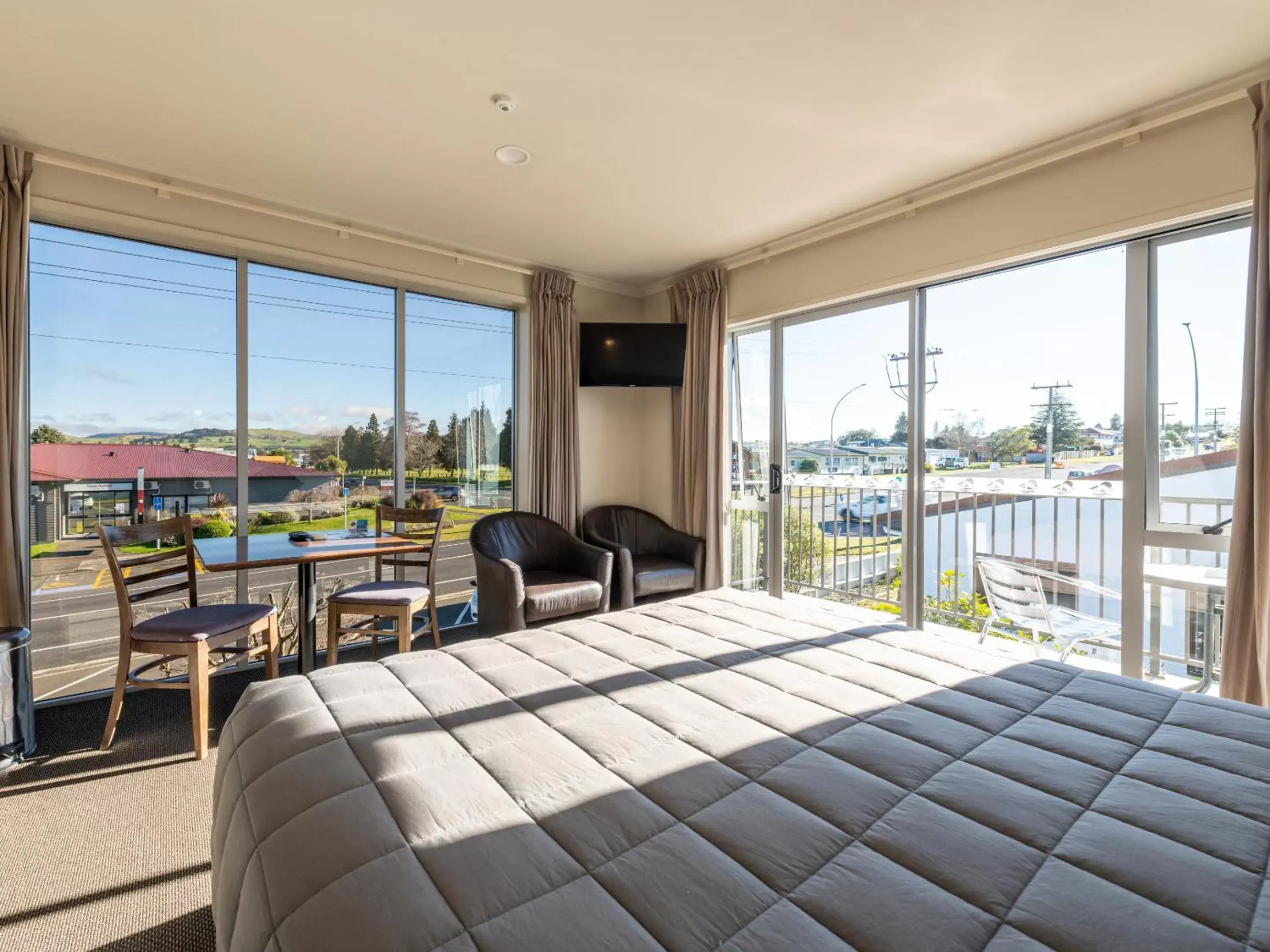 Bedroom in Lake Taupo Motor Inn