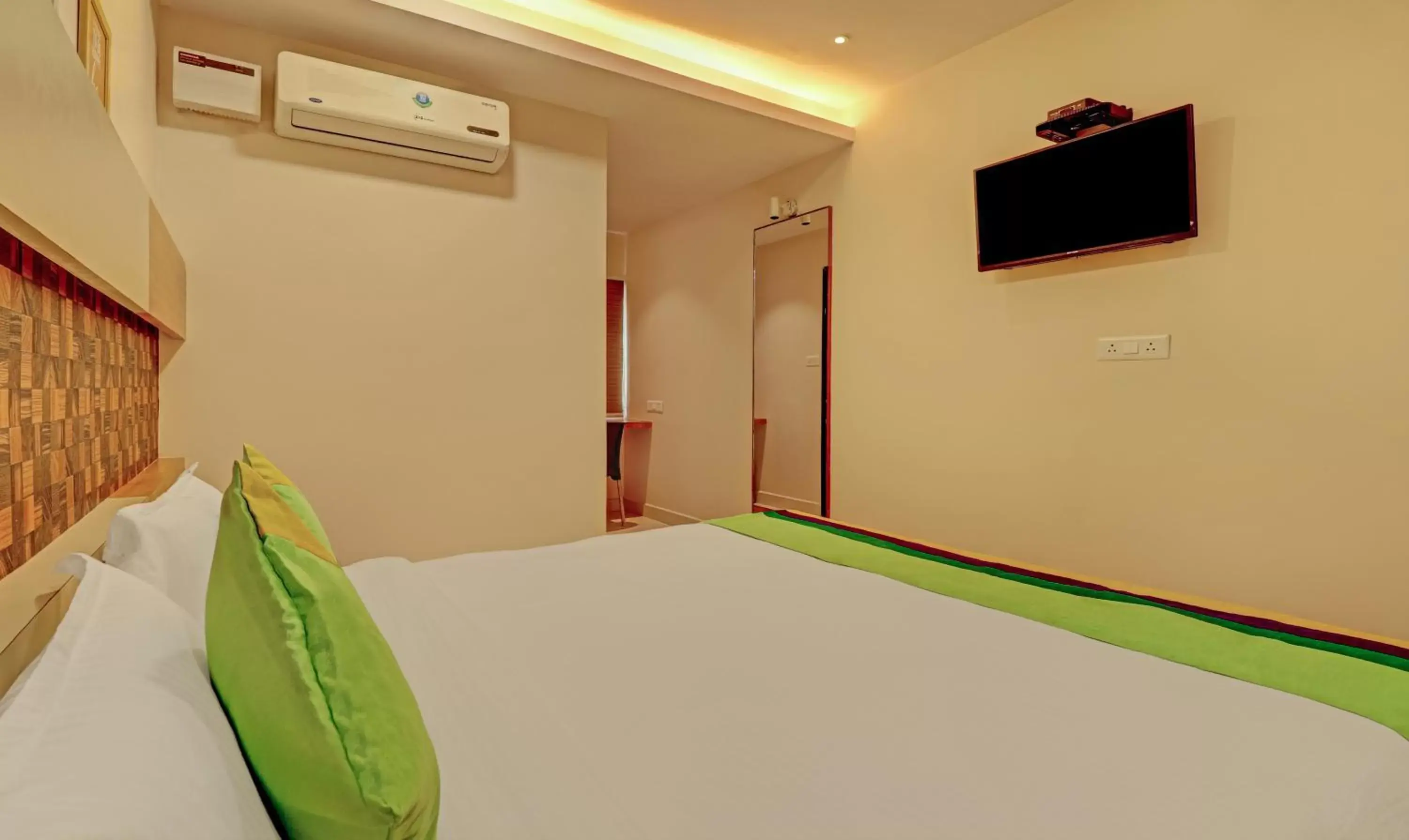 Bedroom, Bed in Treebo Rainbow Grand Bedroom, Bed in Treebo Rainbow Grand