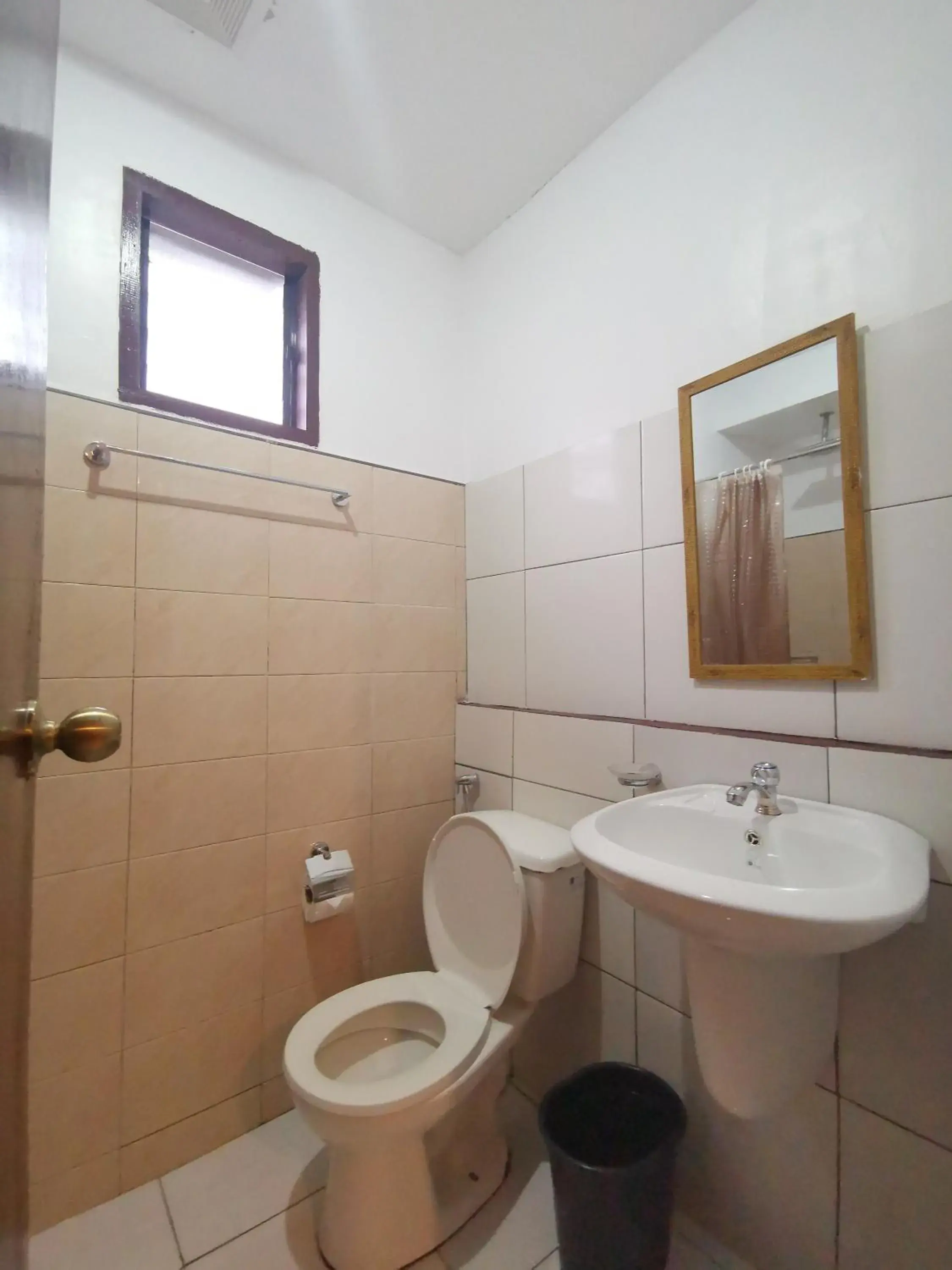Bathroom in El Nido One Hostel
