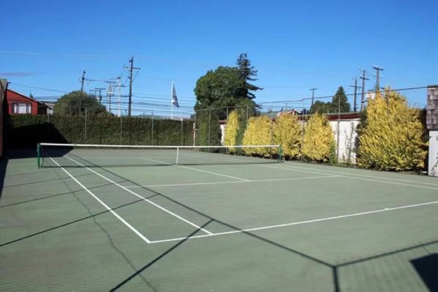 Tennis court in Hotel Marina Villa del Rio