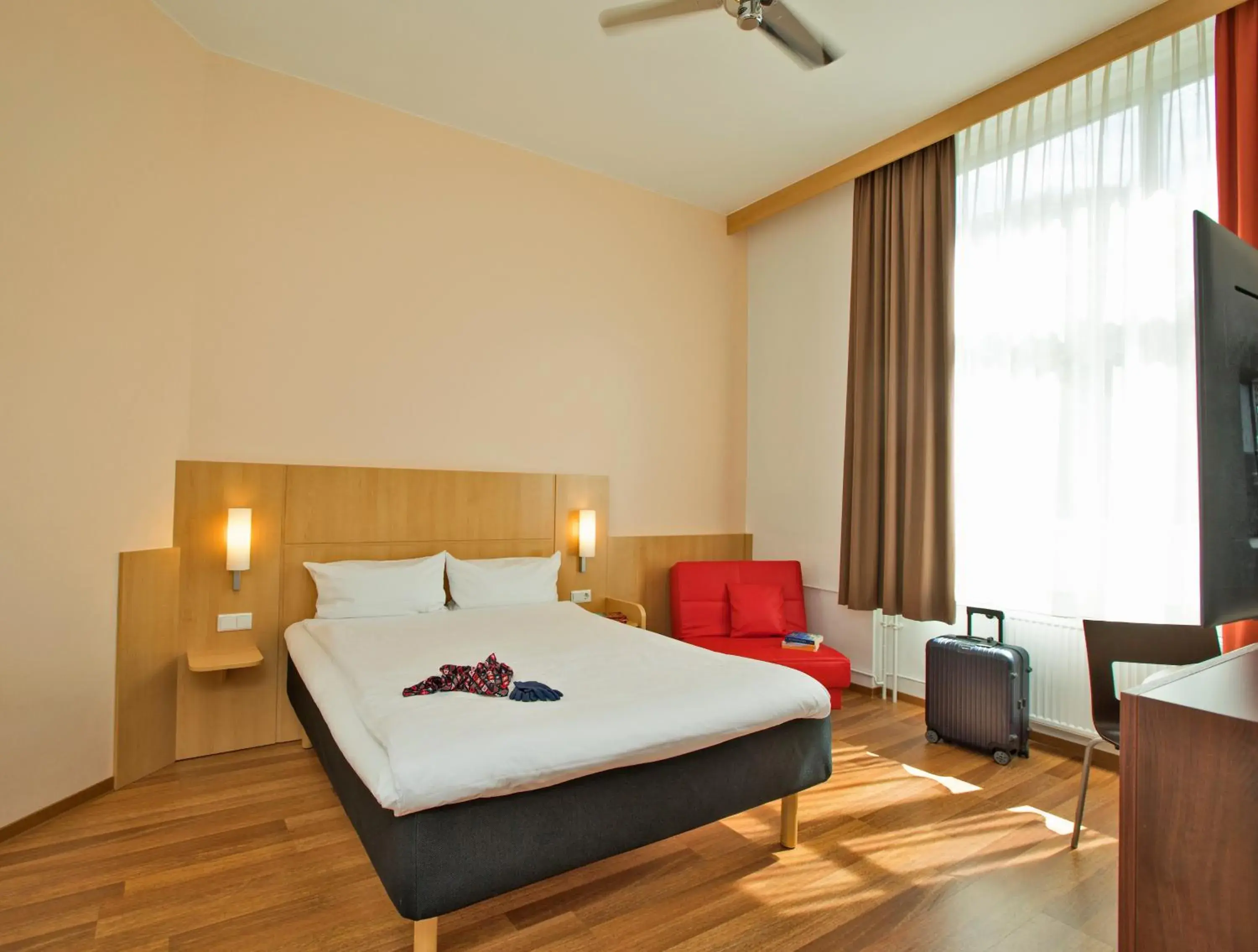 Bed in ibis Berlin City Süd Bed in ibis Berlin City Süd
