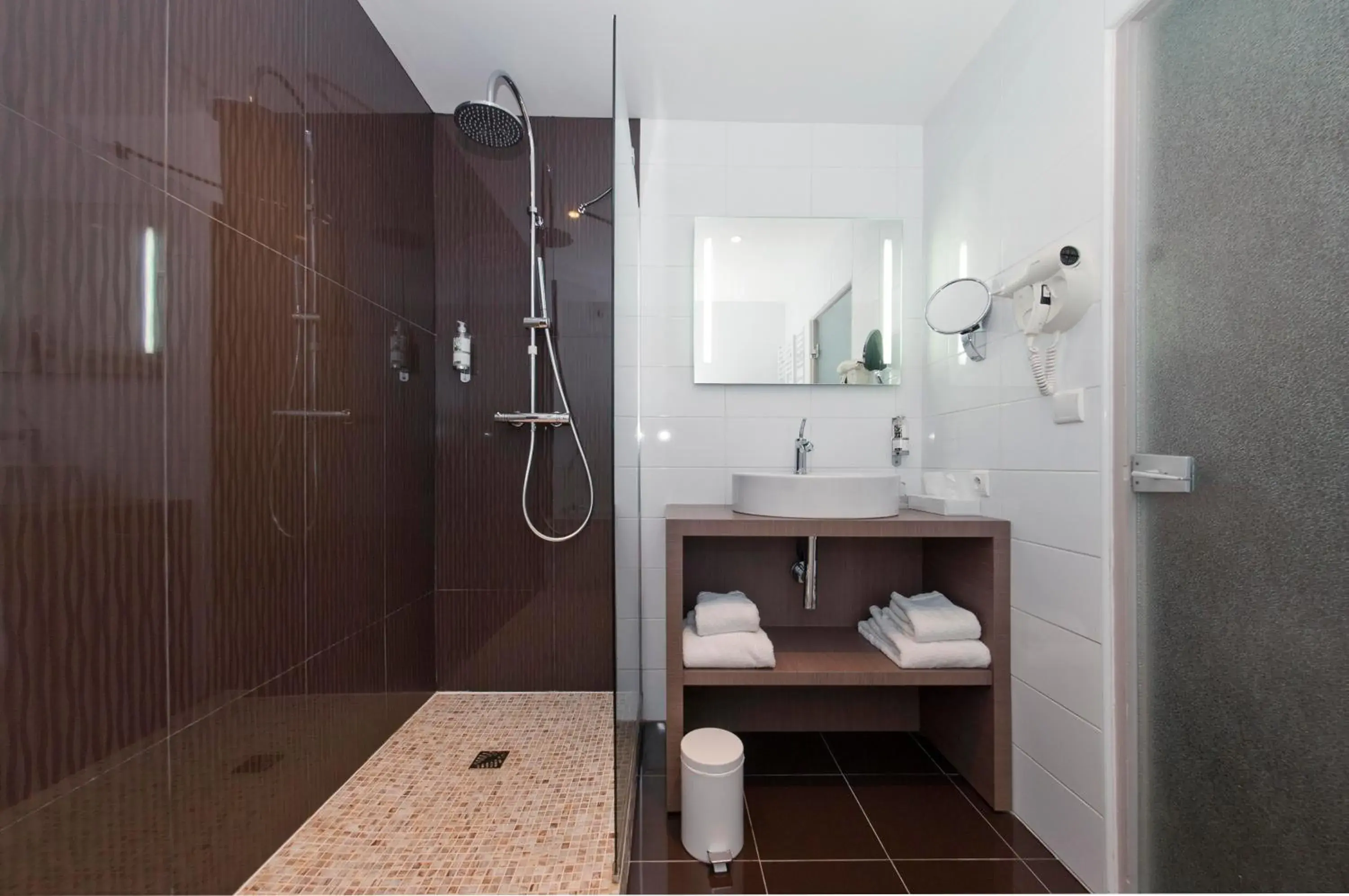 Shower, Bathroom in Quintessia Resort et Spa
