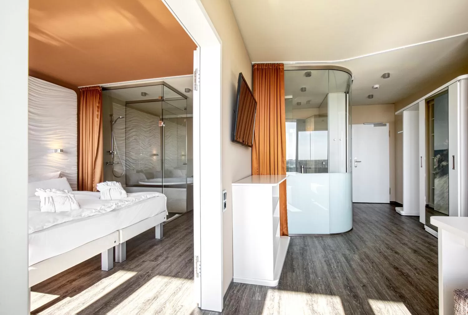 Photo of the whole room, Bed in aja Warnemünde