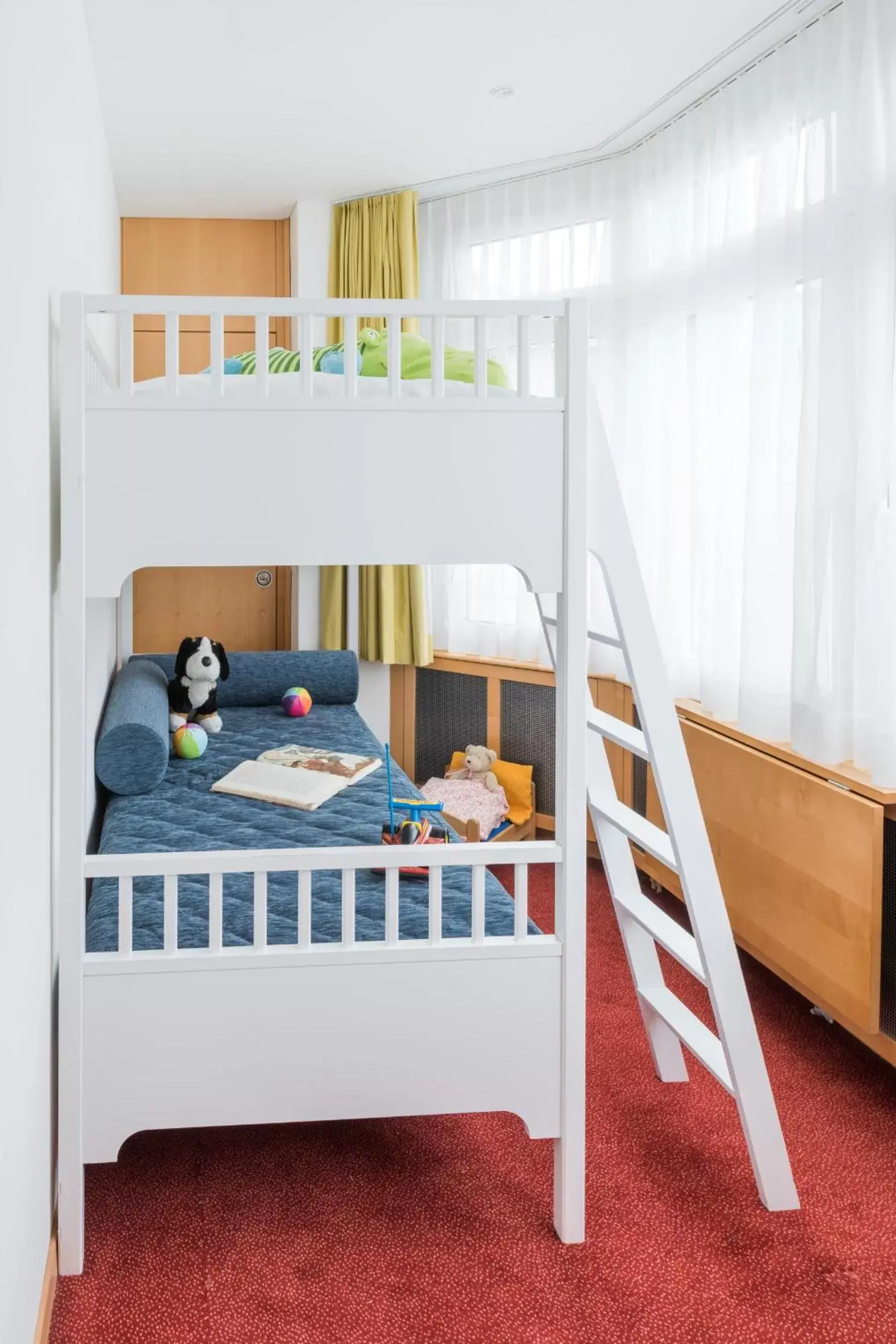 Photo of the whole room, Bunk Bed in Hotel Schweizerhof St. Moritz