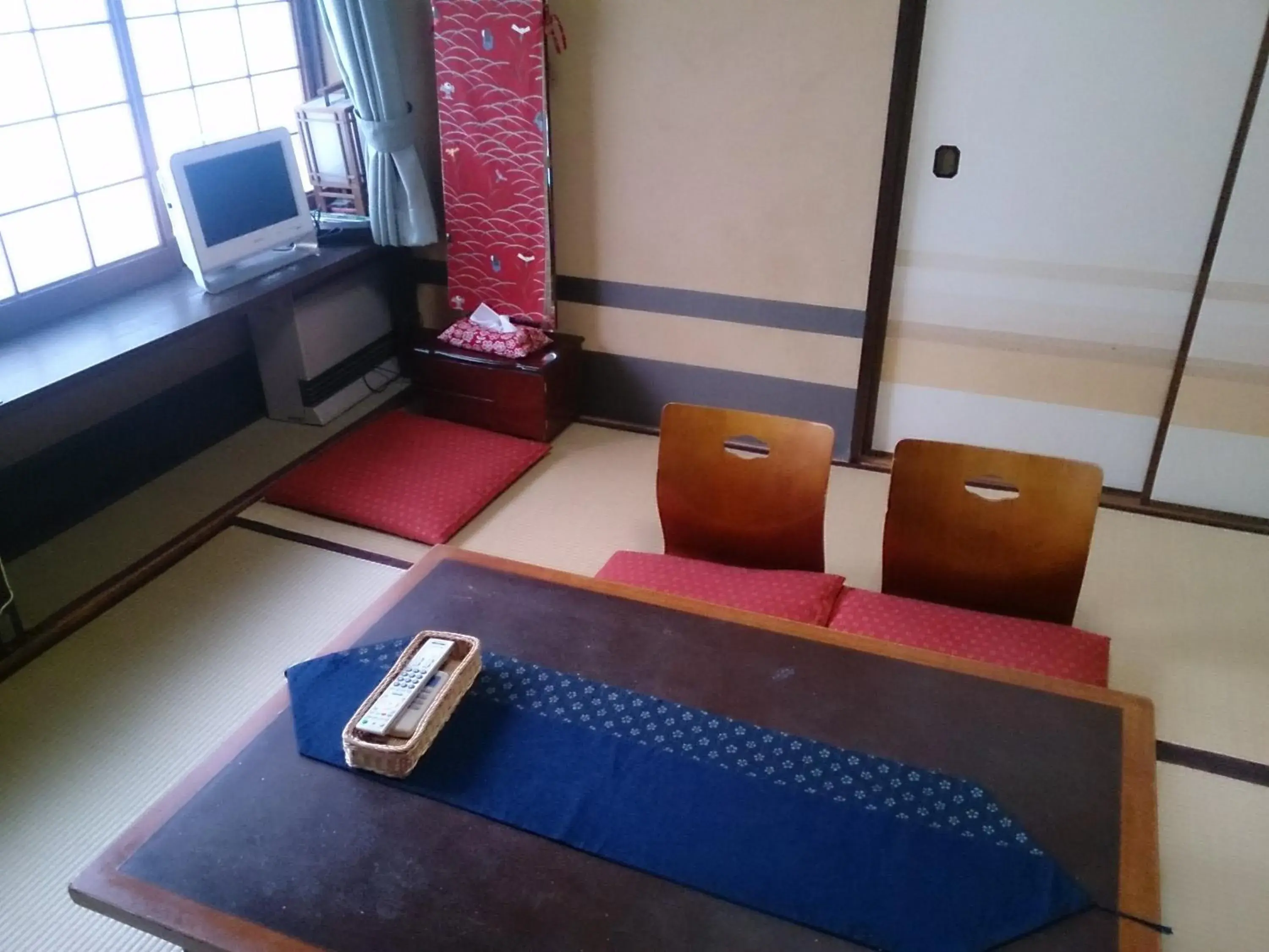 Photo of the whole room in Ryokan Nakajimaya