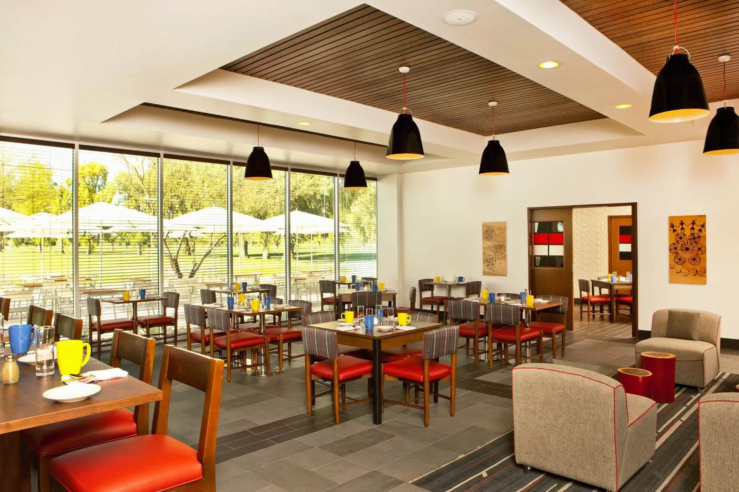 Restaurant/Places to Eat in Four Points by Sheraton at Phoenix Mesa Gateway Airport