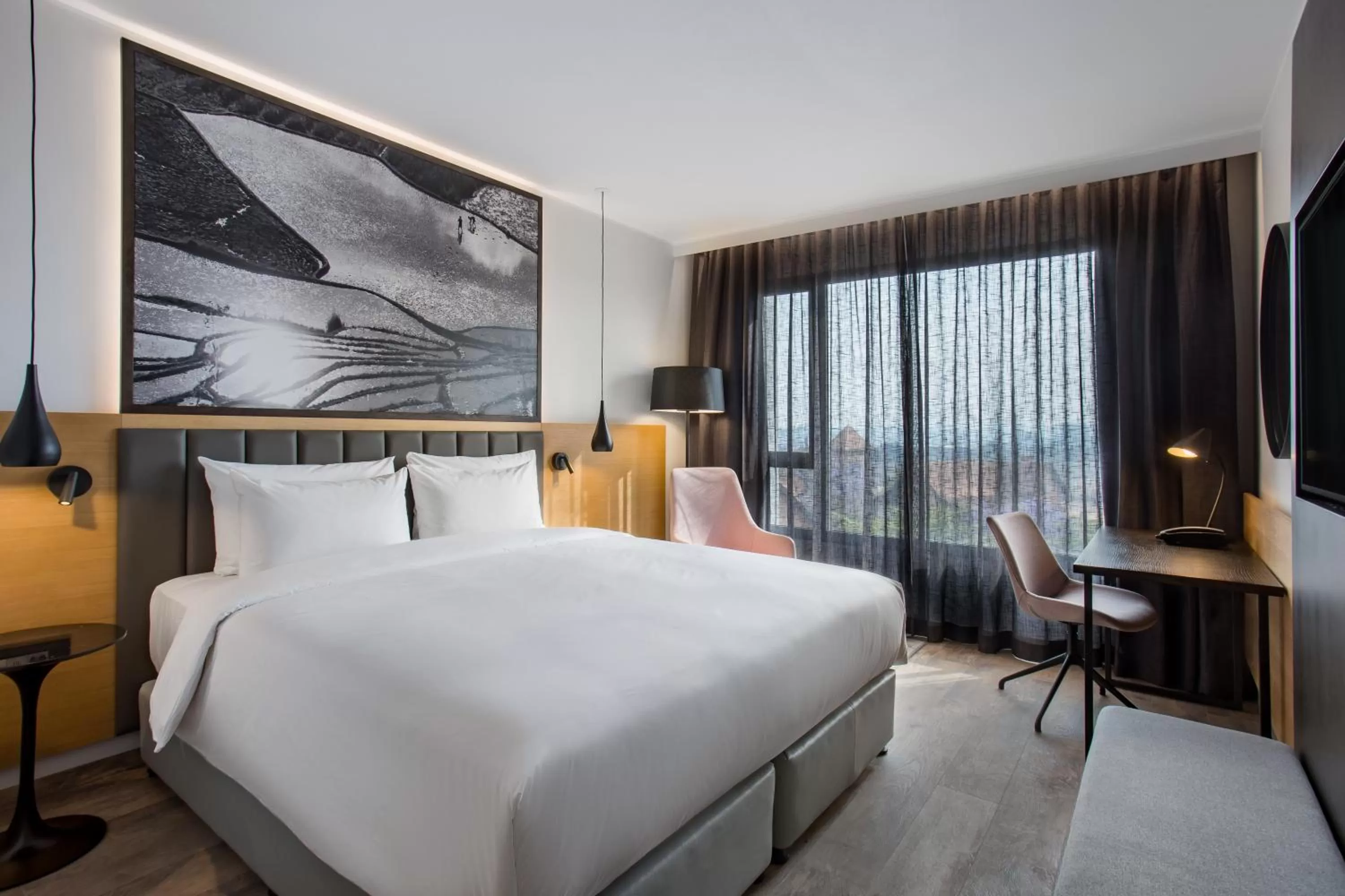 Bedroom, Bed in Radisson Blu Hotel Antananarivo Waterfront