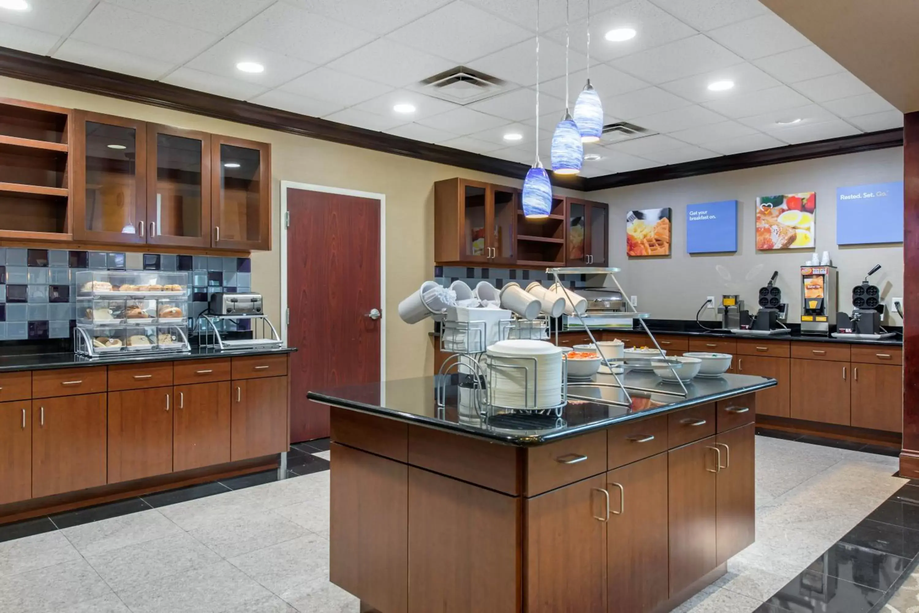 Coffee/tea facilities, Restaurant/Places to Eat in Comfort Inn & Suites Tavares North