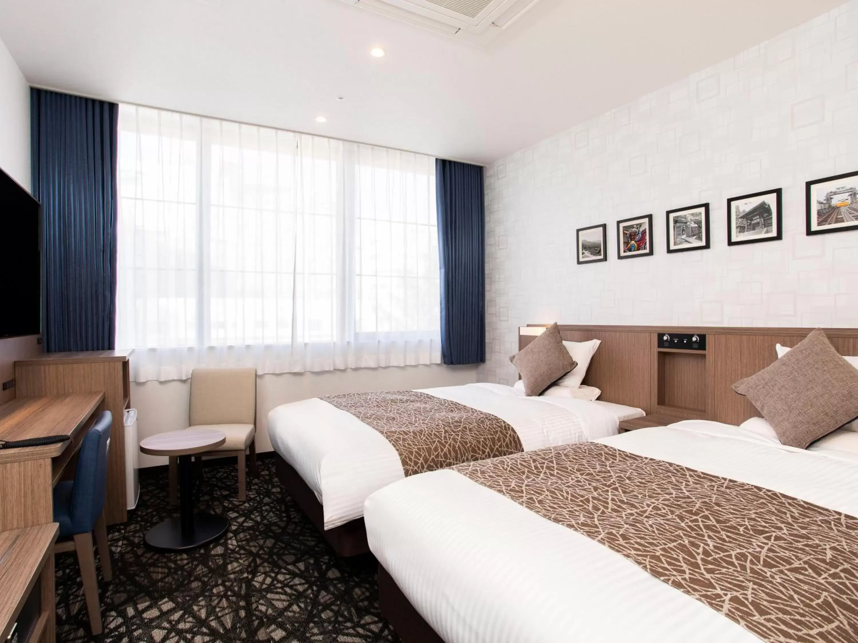 Photo of the whole room, Bed in HOTEL MYSTAYS Aomori Station