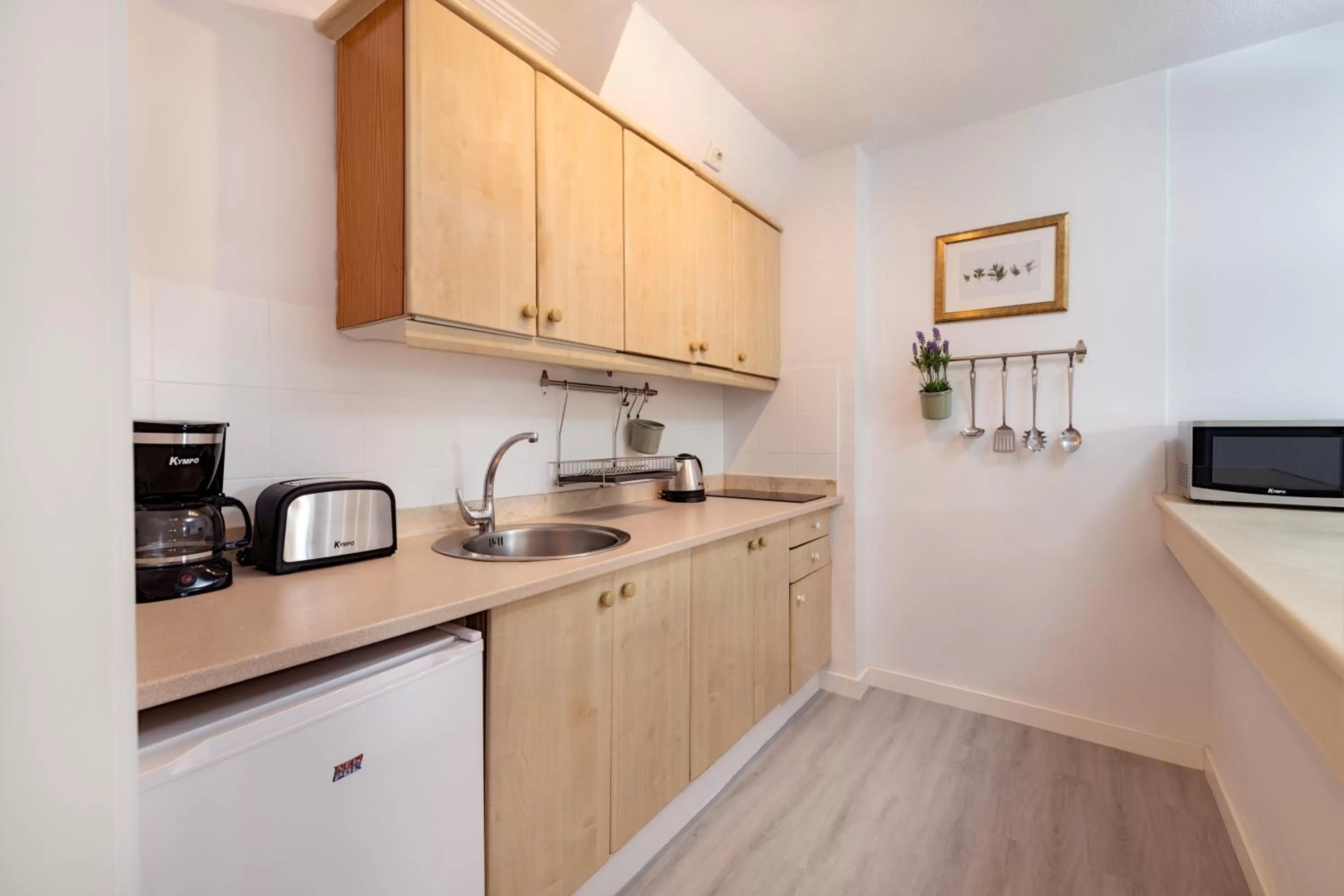 Kitchen or kitchenette in Roca Verde - Playa del Inglés