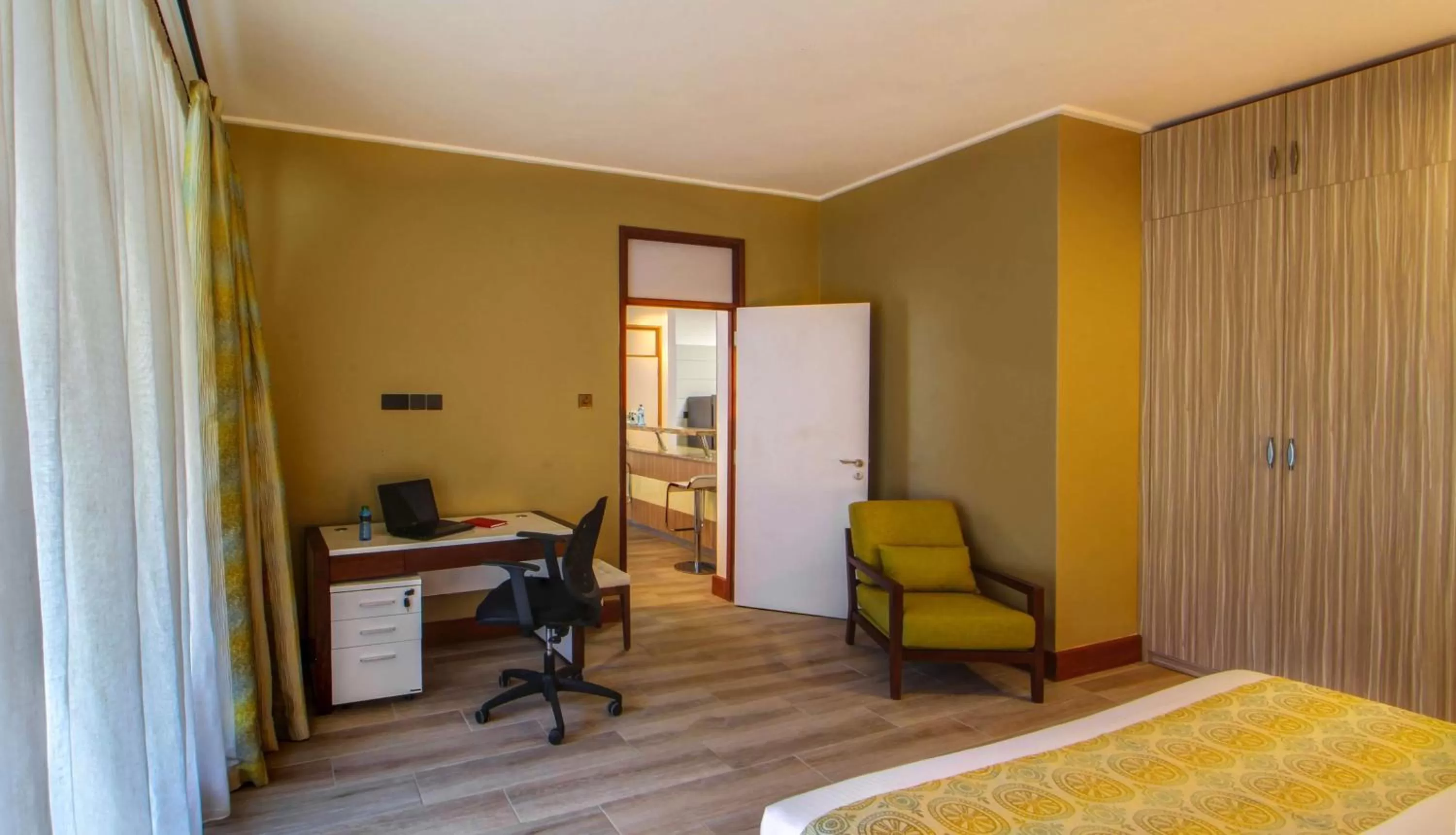 Photo of the whole room, Bed in Executive Residency by Best Western Nairobi