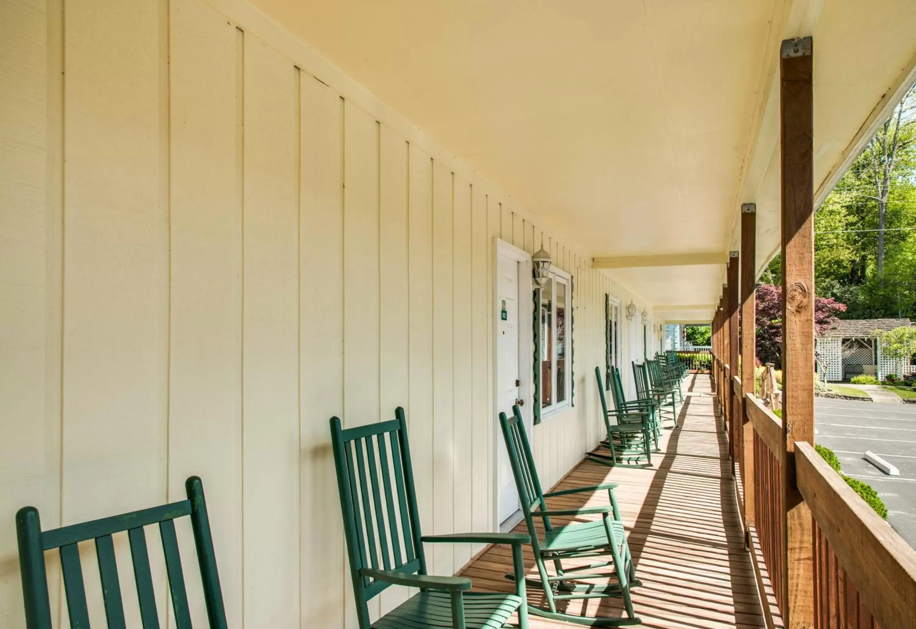 Balcony/Terrace in Boxwood Lodge Blowing Rock near Boone-University