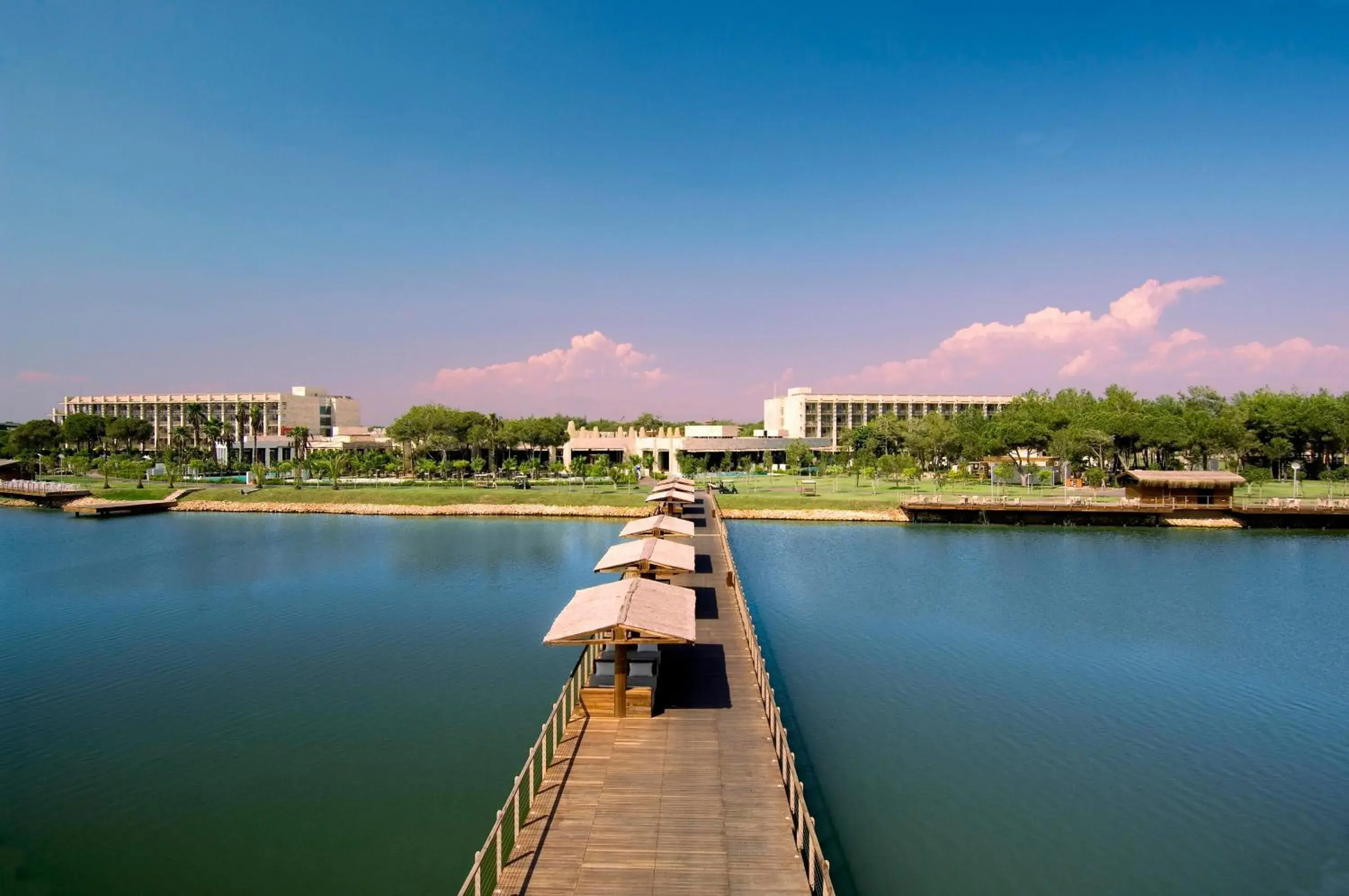 Area and facilities in Gloria Serenity Resort