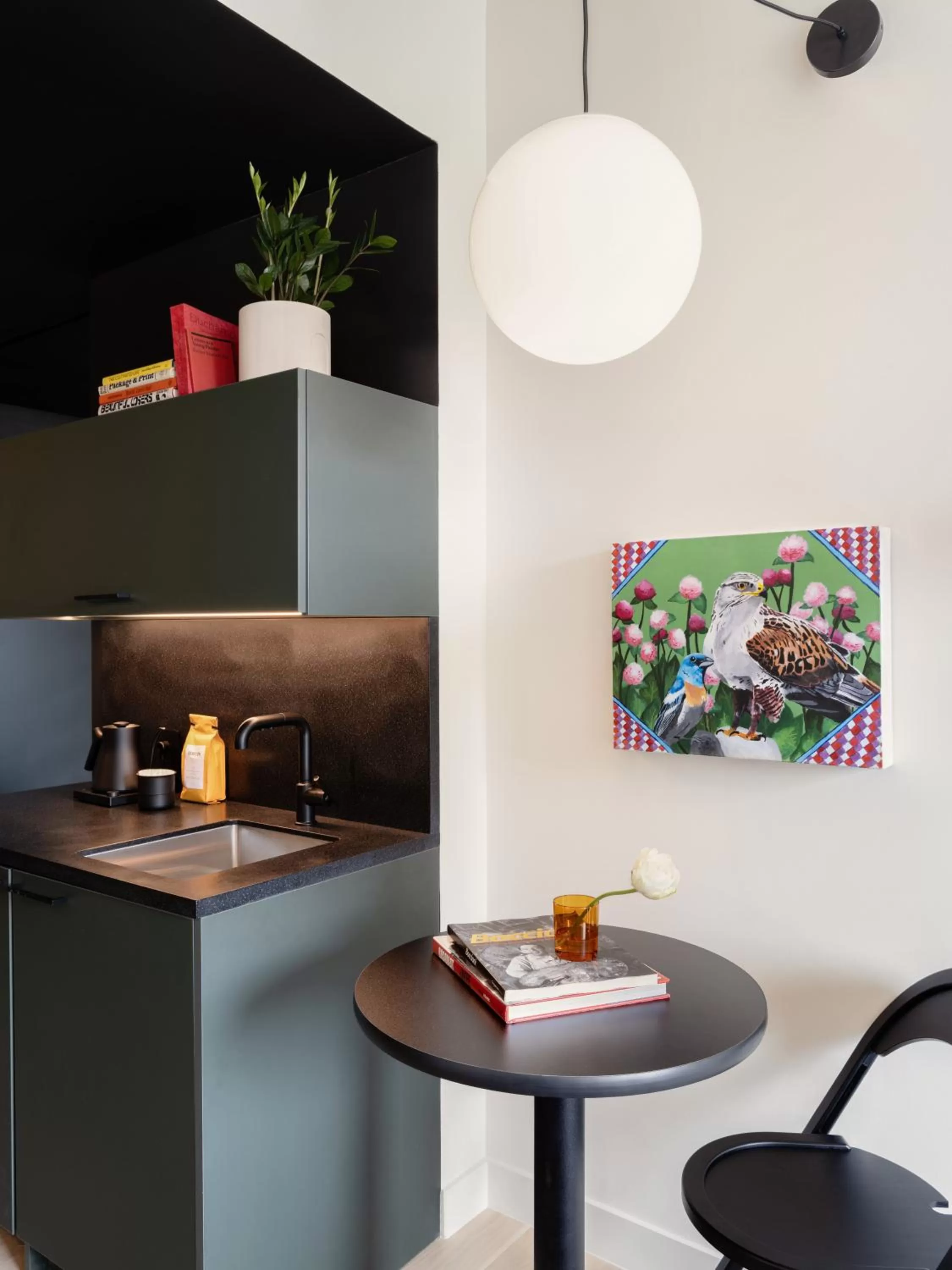 Kitchen or kitchenette in Penny Williamsburg